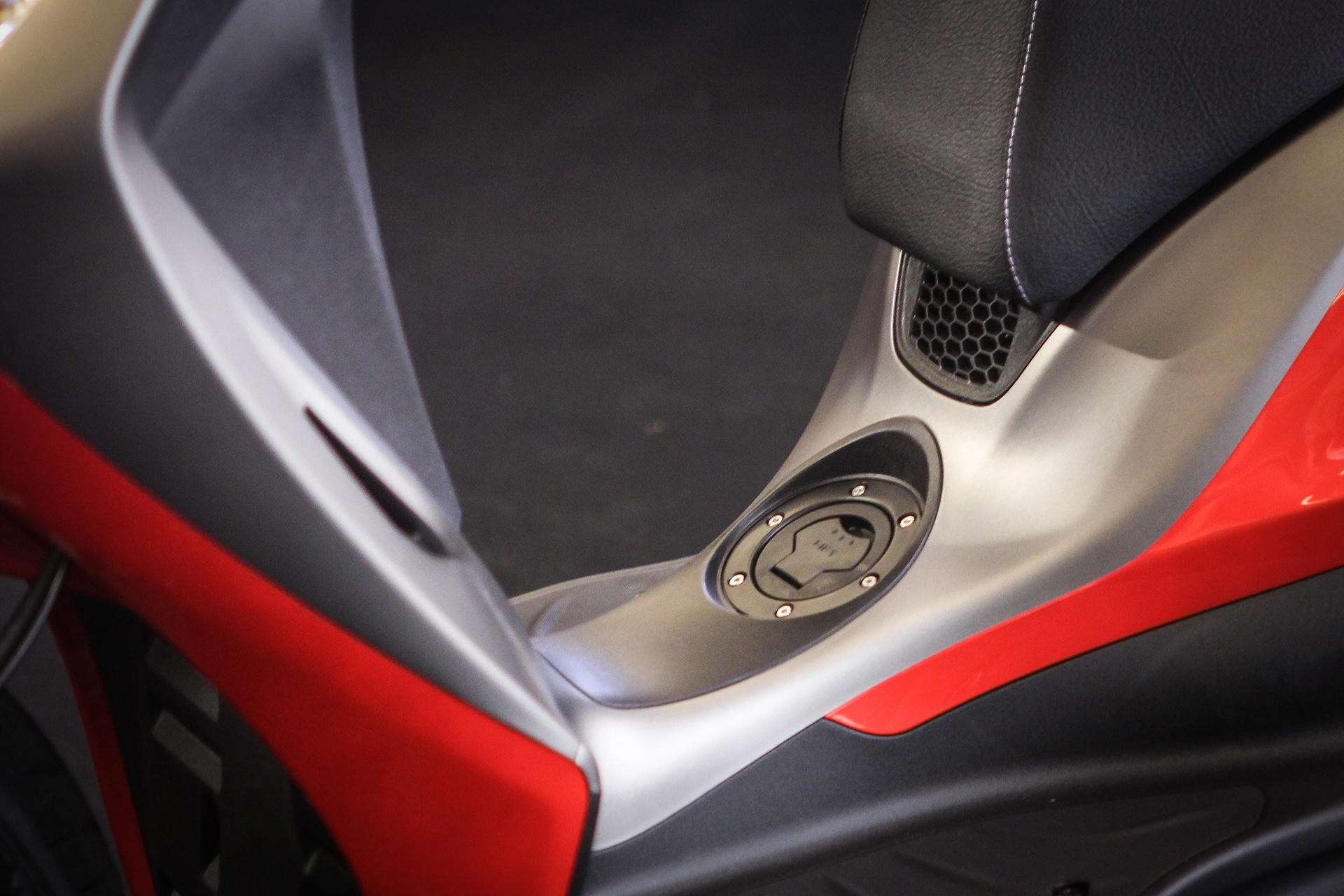 Piaggio Medley ABS chinh hang anh 12