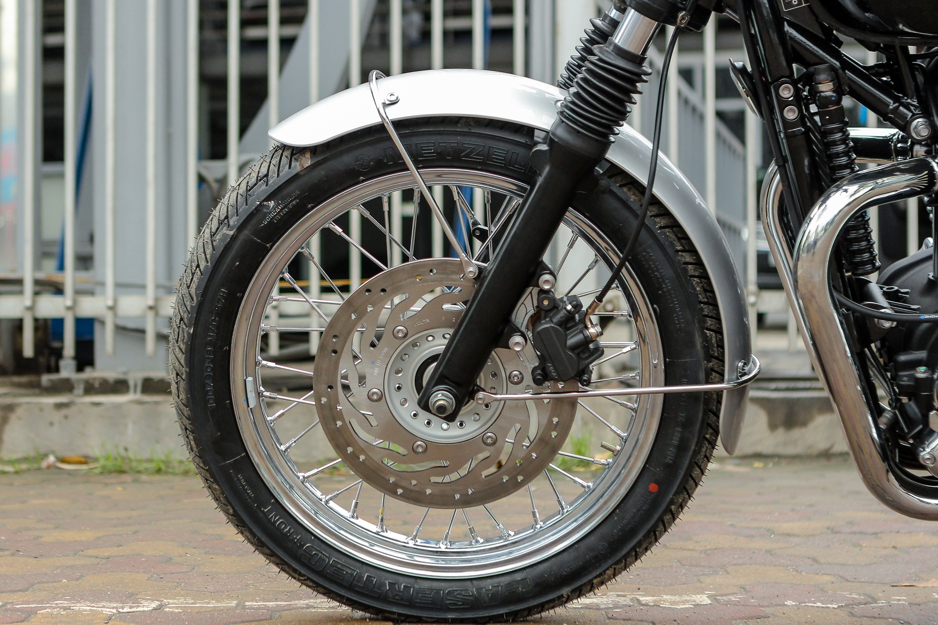 Triumph Bonneville T100 2016 tai Ha Noi anh 8