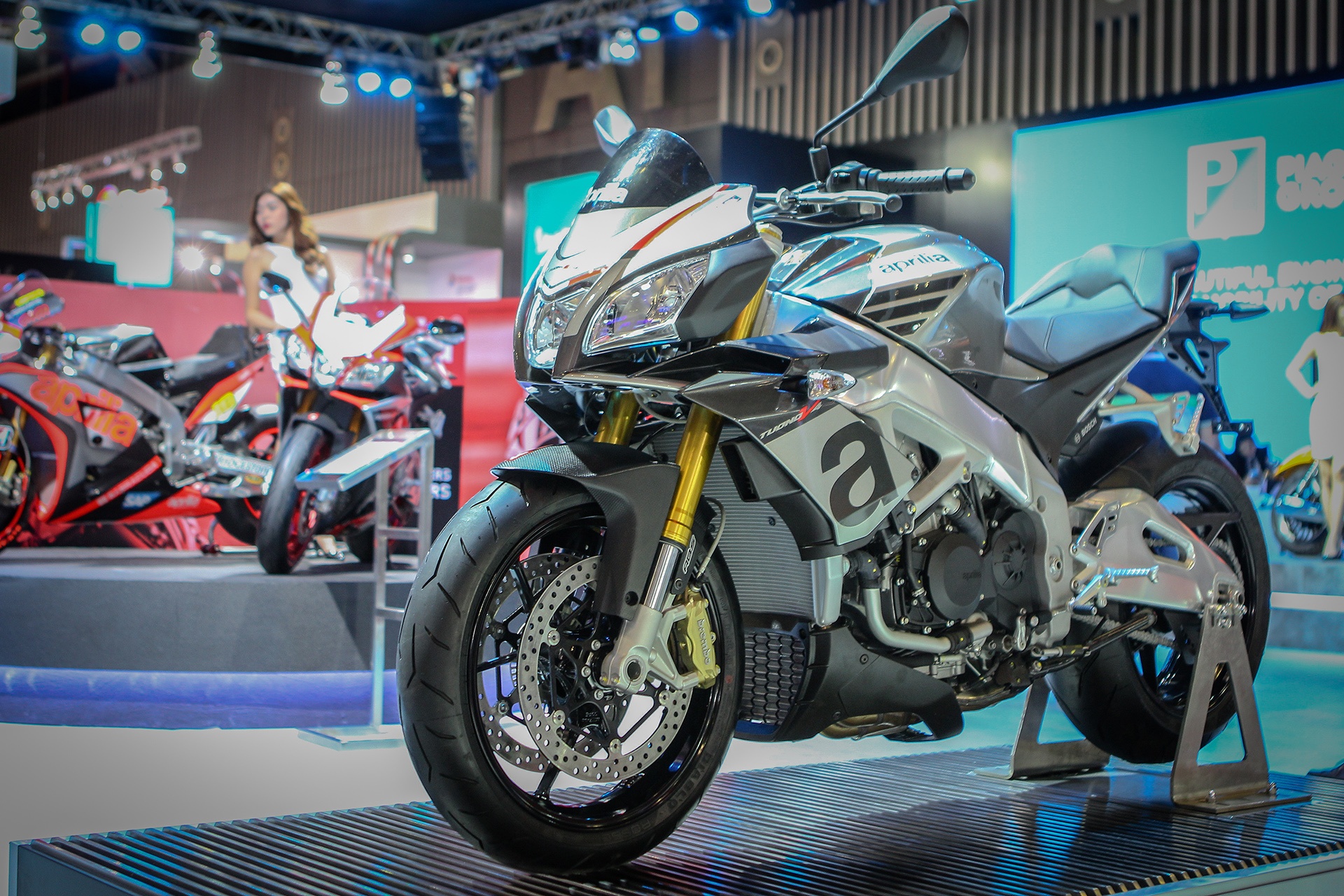 Dan xe phan khoi lon cua Piaggio lan dau den Viet Nam hinh anh