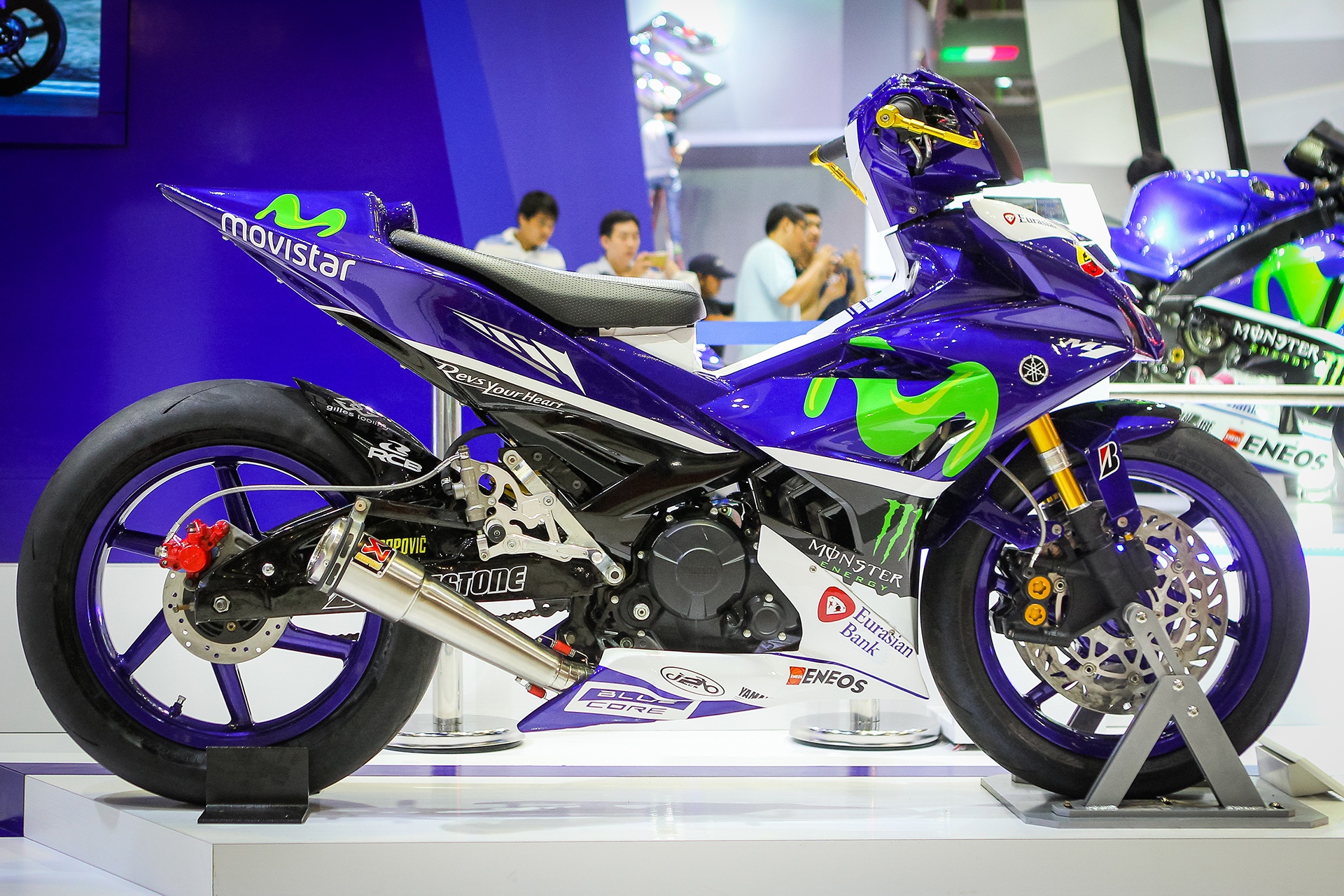 Chi tiet Exciter 150 do phong cach sieu moto YZR-M1 hinh anh