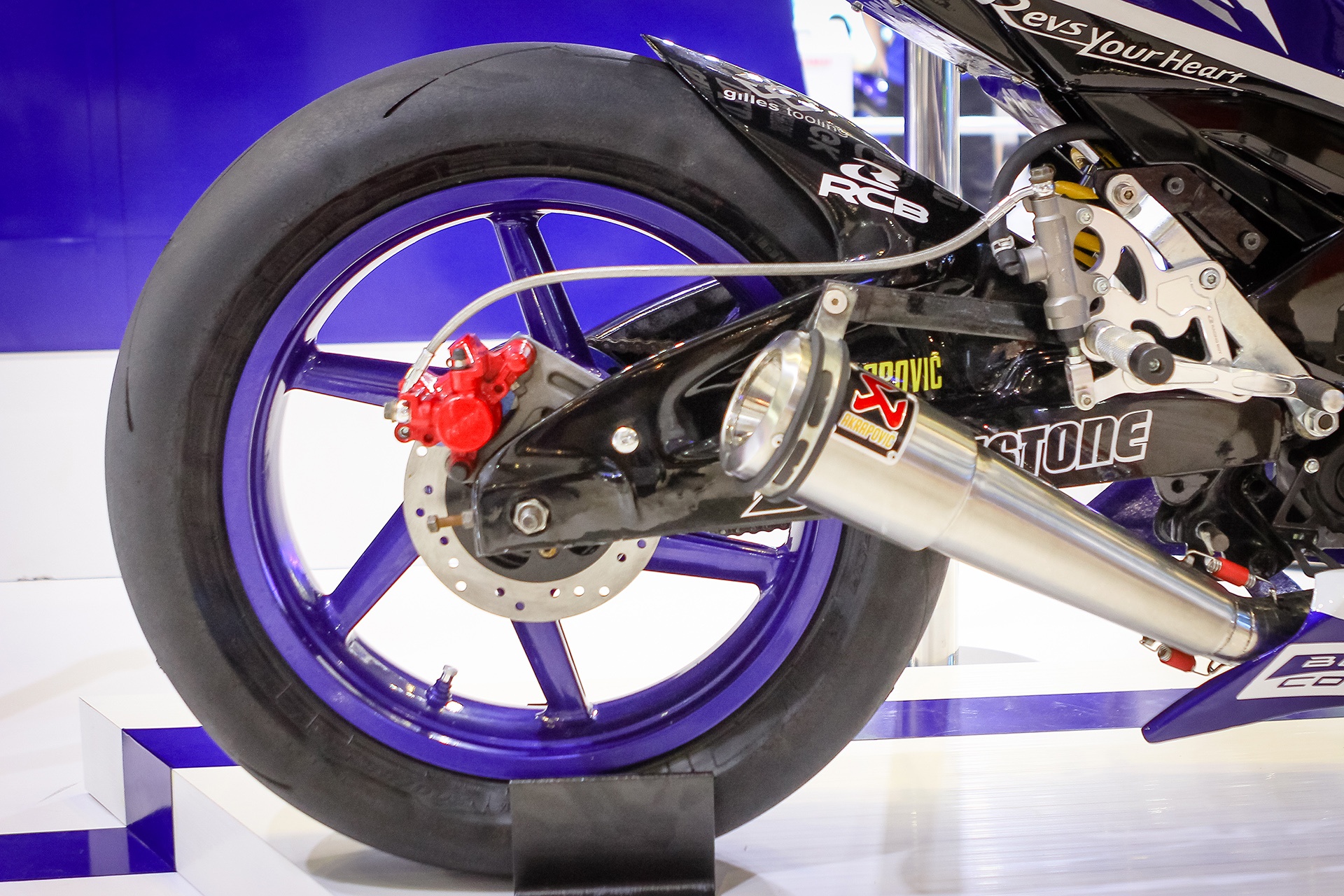 Exciter do M1 do tai trien lam xe may anh 10