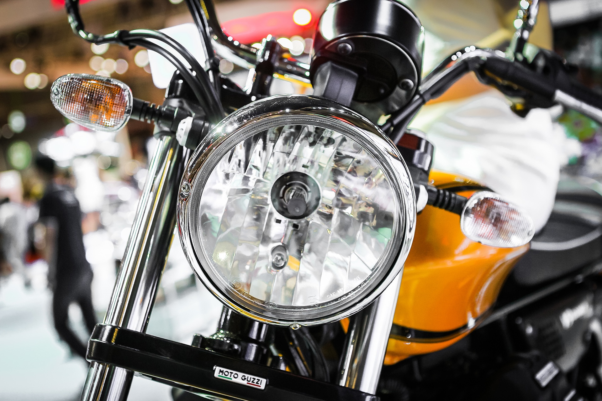 Moto Guzzi V9 Roamer tai viet nam anh 2