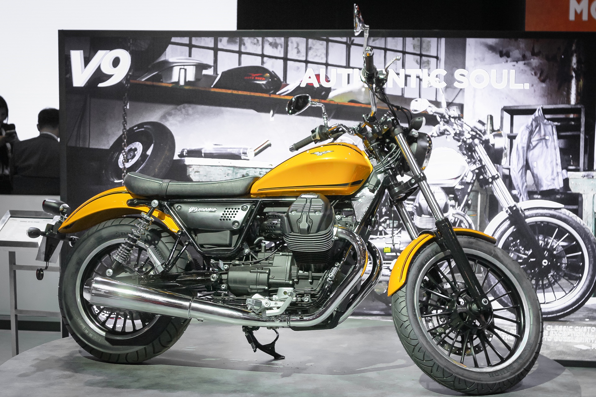 Moto Guzzi V9 Roamer 850 phan khoi ve Viet Nam hinh anh