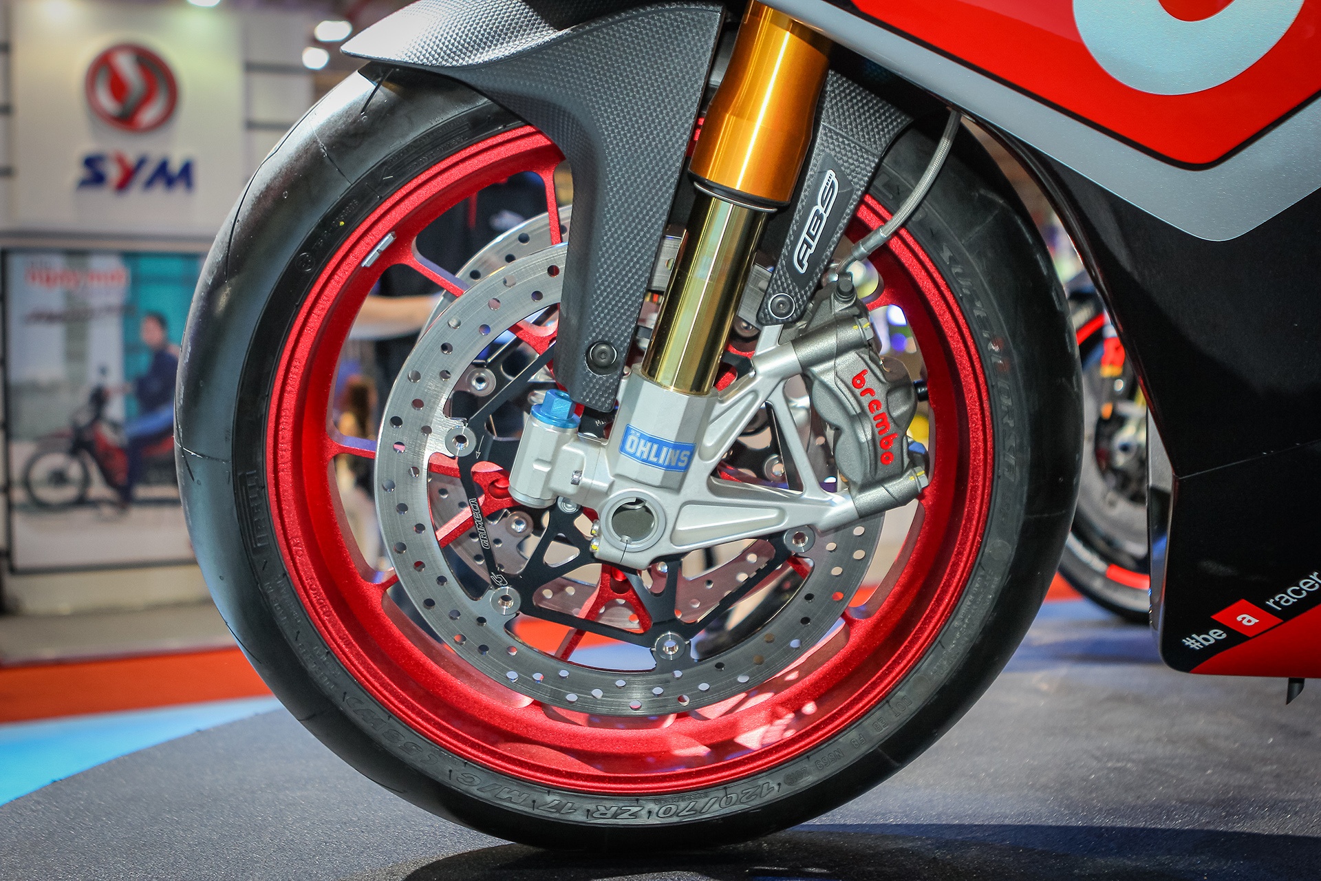 Aprilia RSV4 RF o Viet Nam anh 5