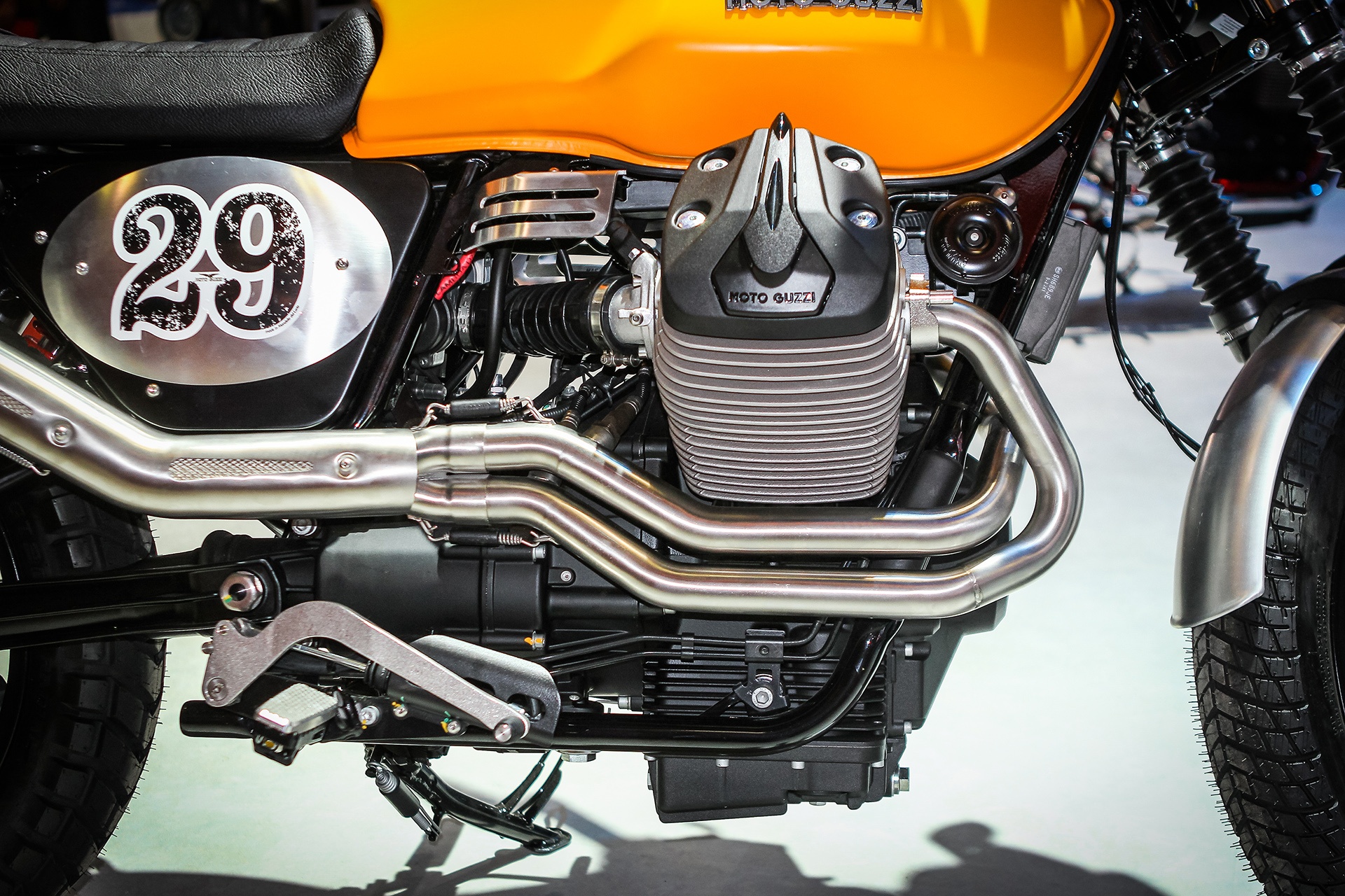 xe phan khoi lon Moto Guzzi o Viet Nam anh 9