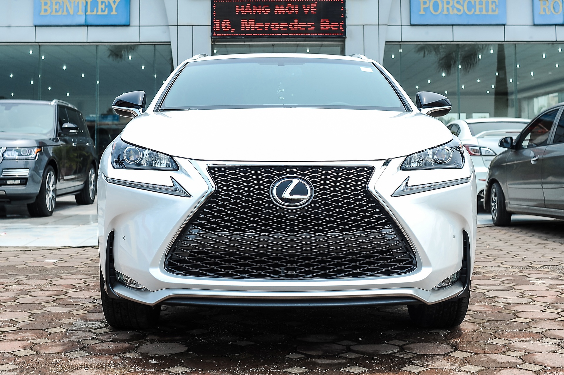 Lexus NX 200t F Sport tai Viet Nam anh 2