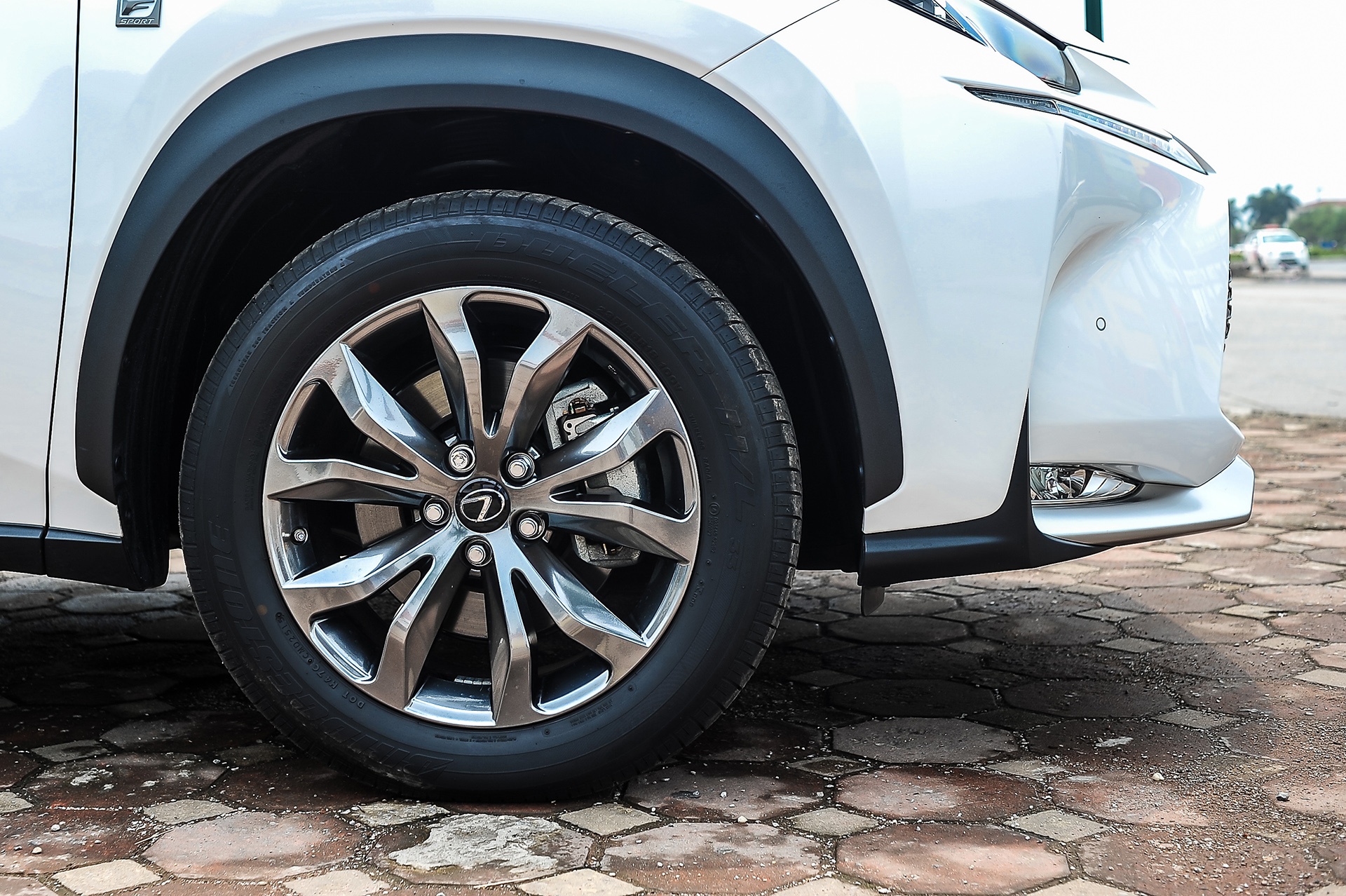 Lexus NX 200t F Sport tai Viet Nam anh 6