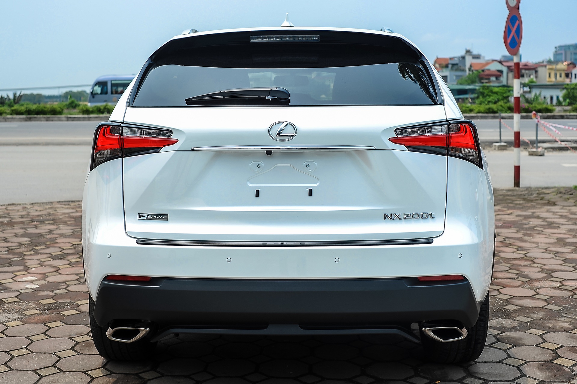 Lexus NX 200t F Sport tai Viet Nam anh 5