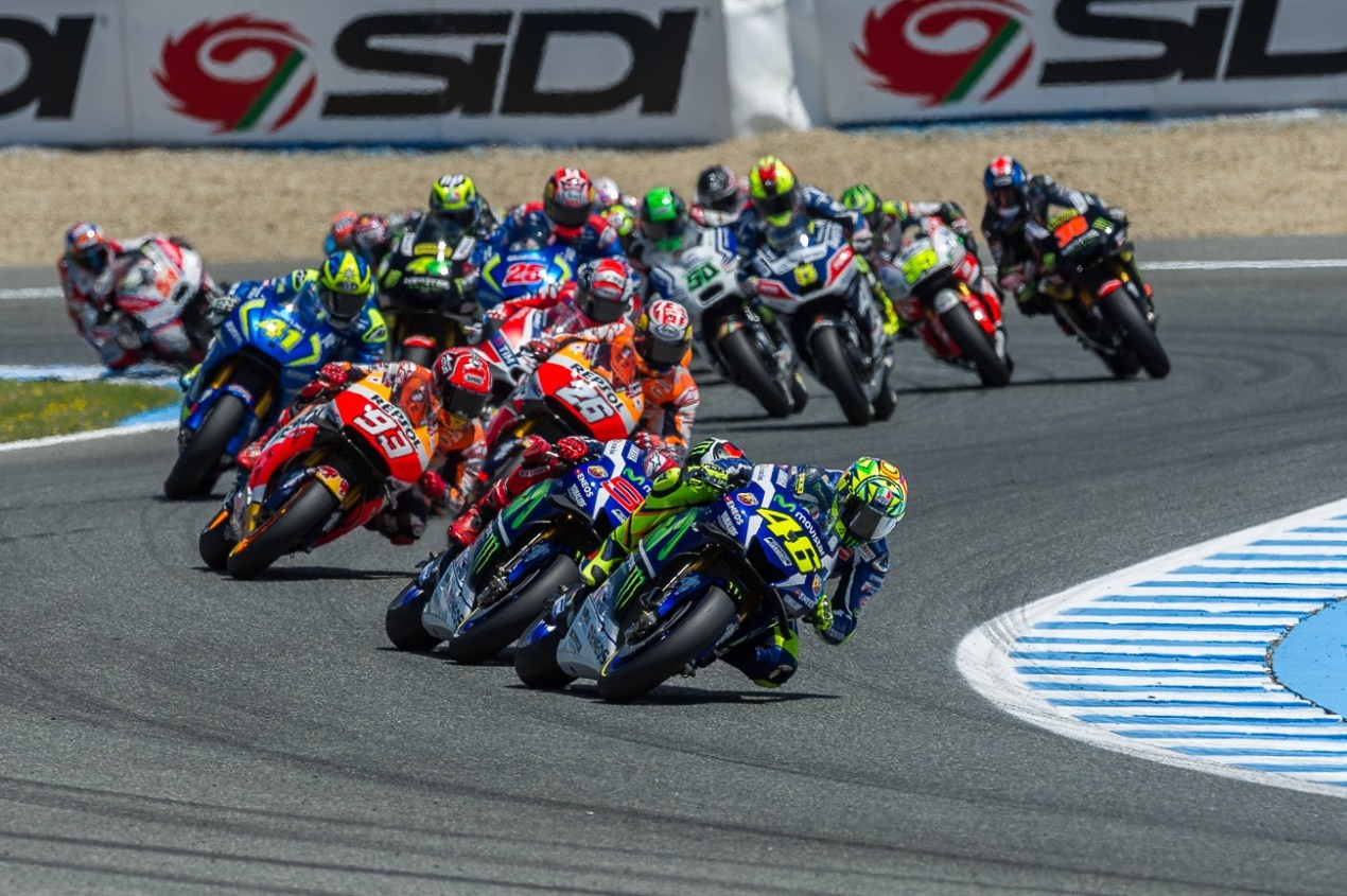 MotoGP 2016 chang 4: San choi rieng cua Valentino Rossi hinh anh