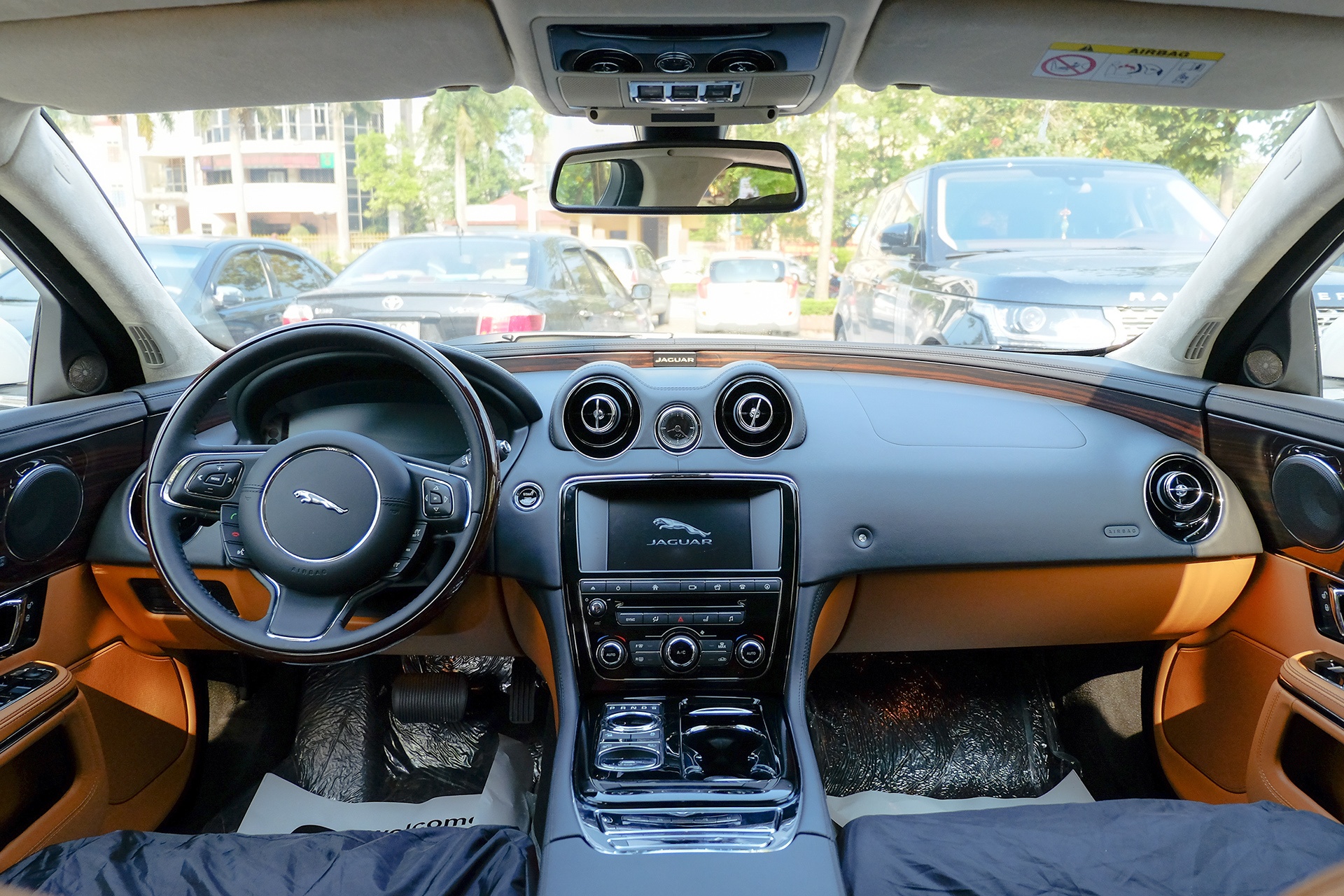 Jaguar XJL 2016 tại Việt Nam ảnh 7 Jaguar XJL 2016 tai Viet Nam anh 7