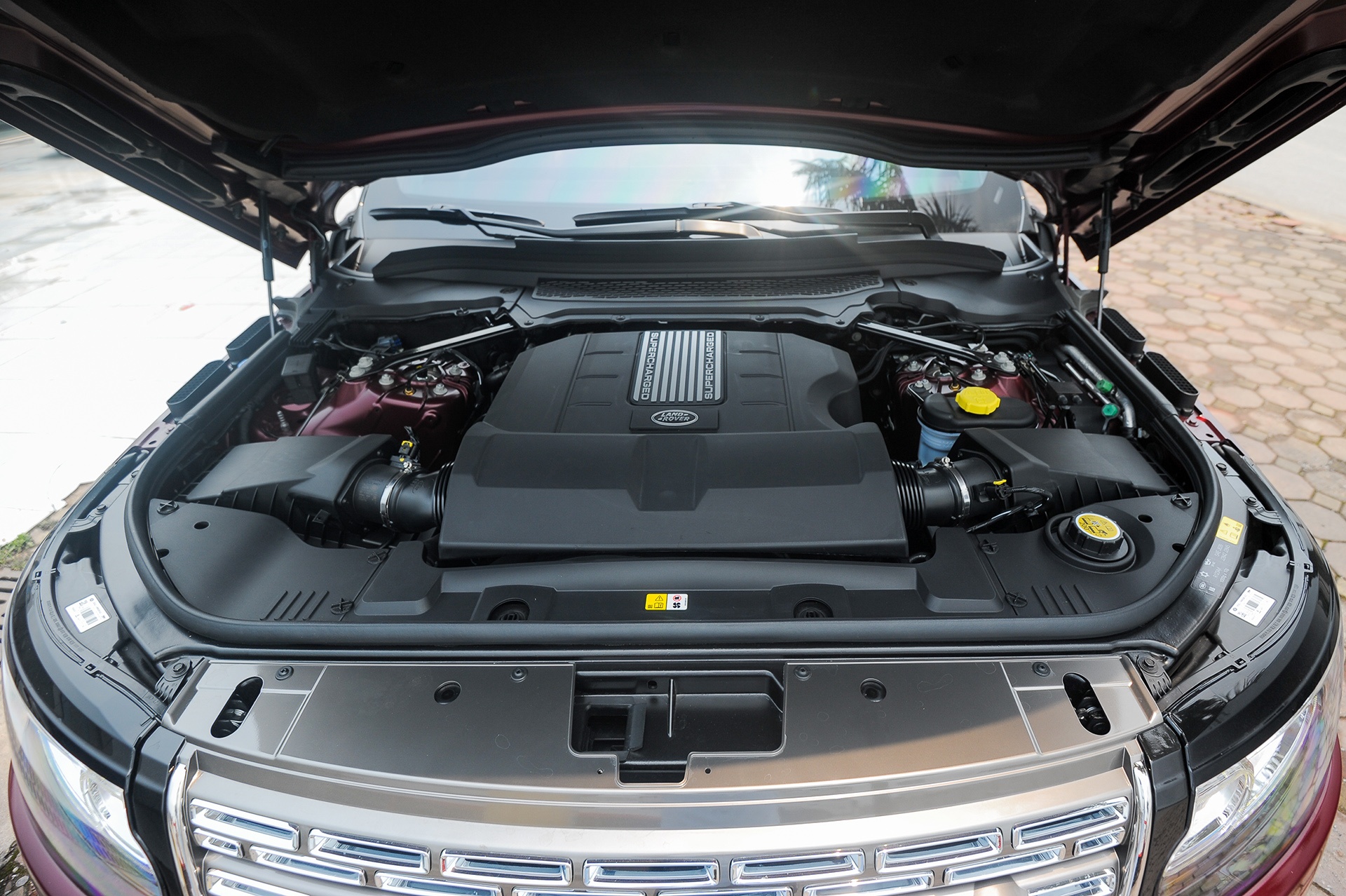 Range Rover Black Edition mau doc anh 12