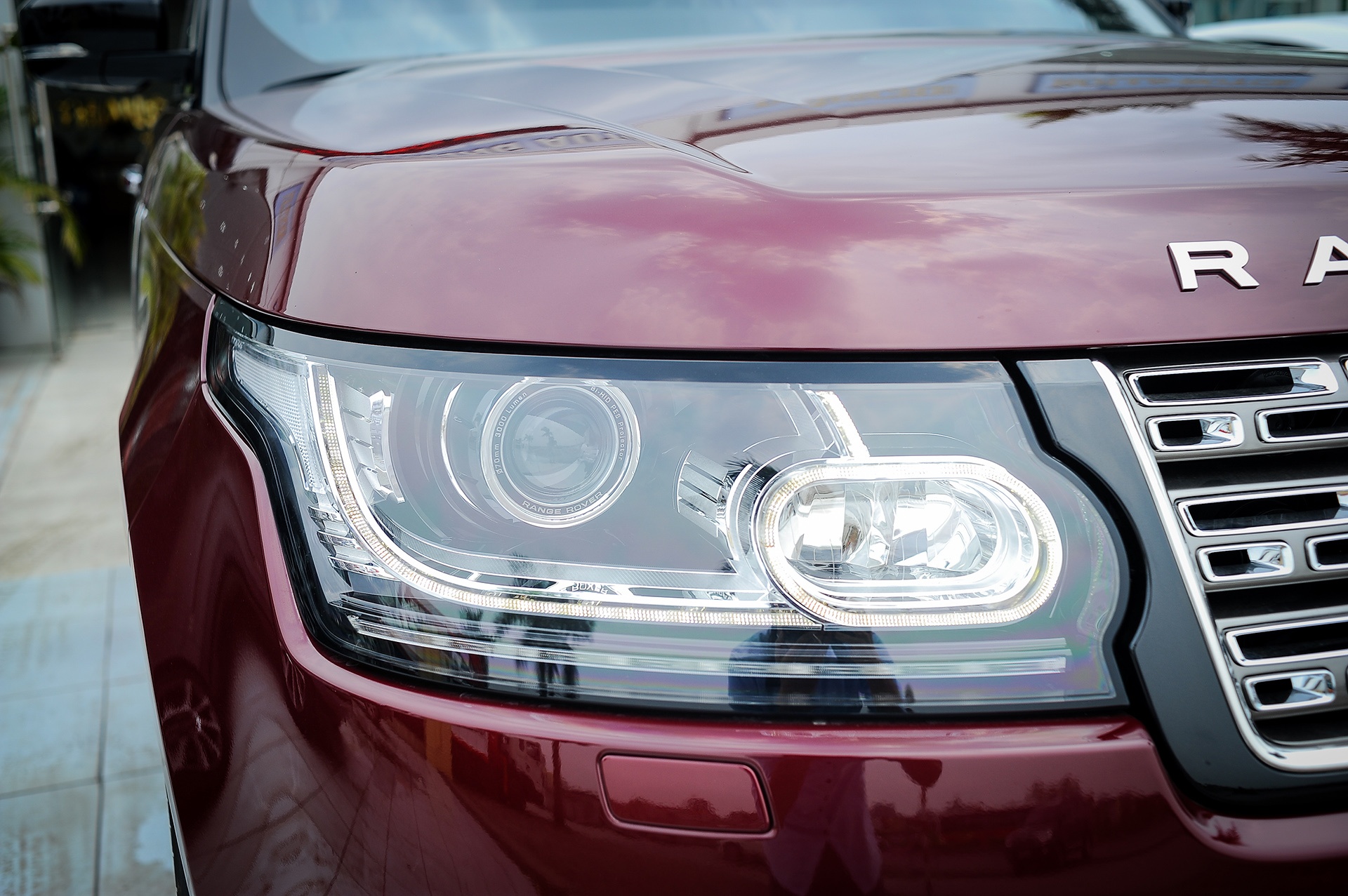 Range Rover Black Edition mau doc anh 4