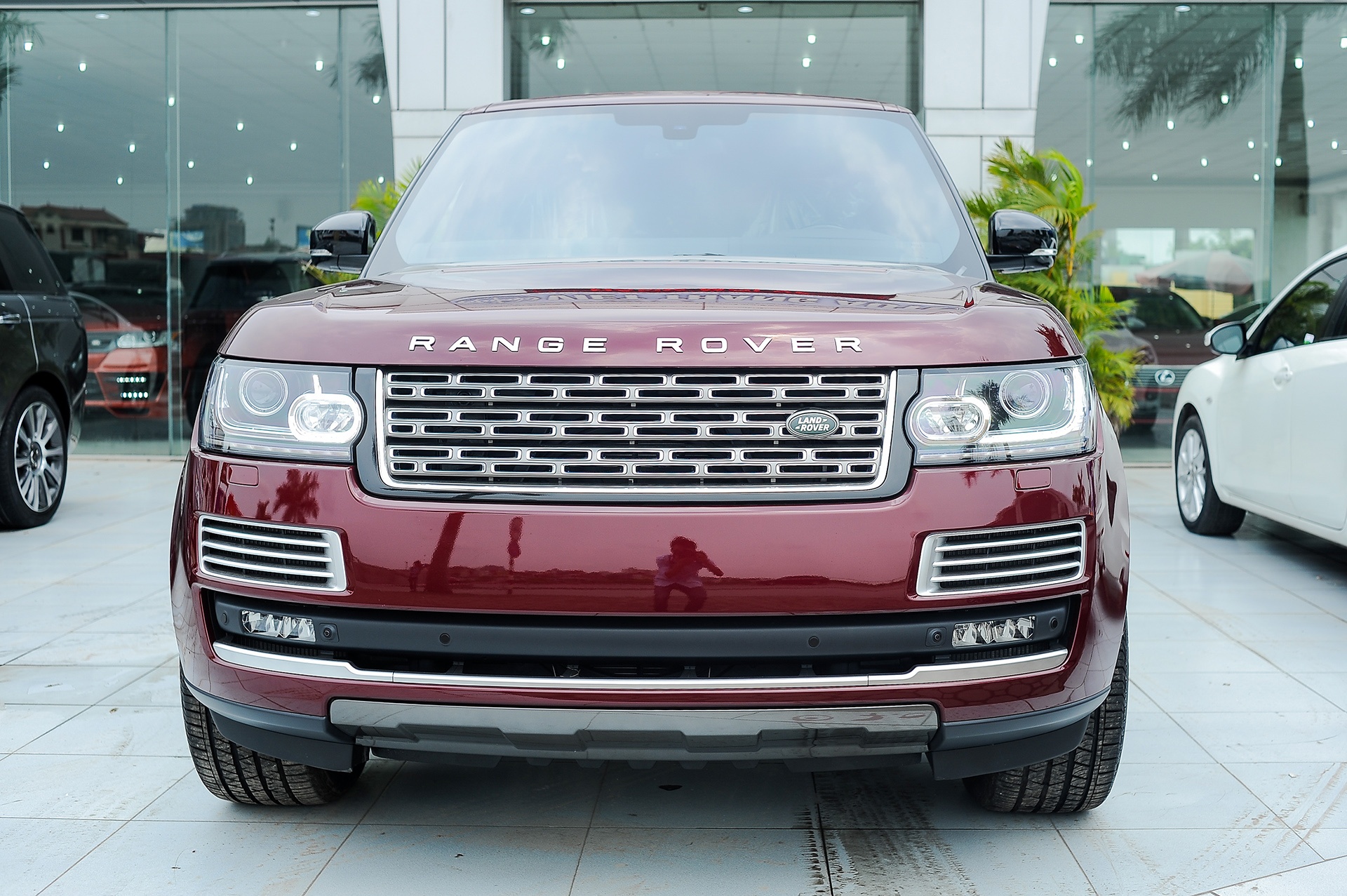 Range Rover Black Edition mau doc anh 3