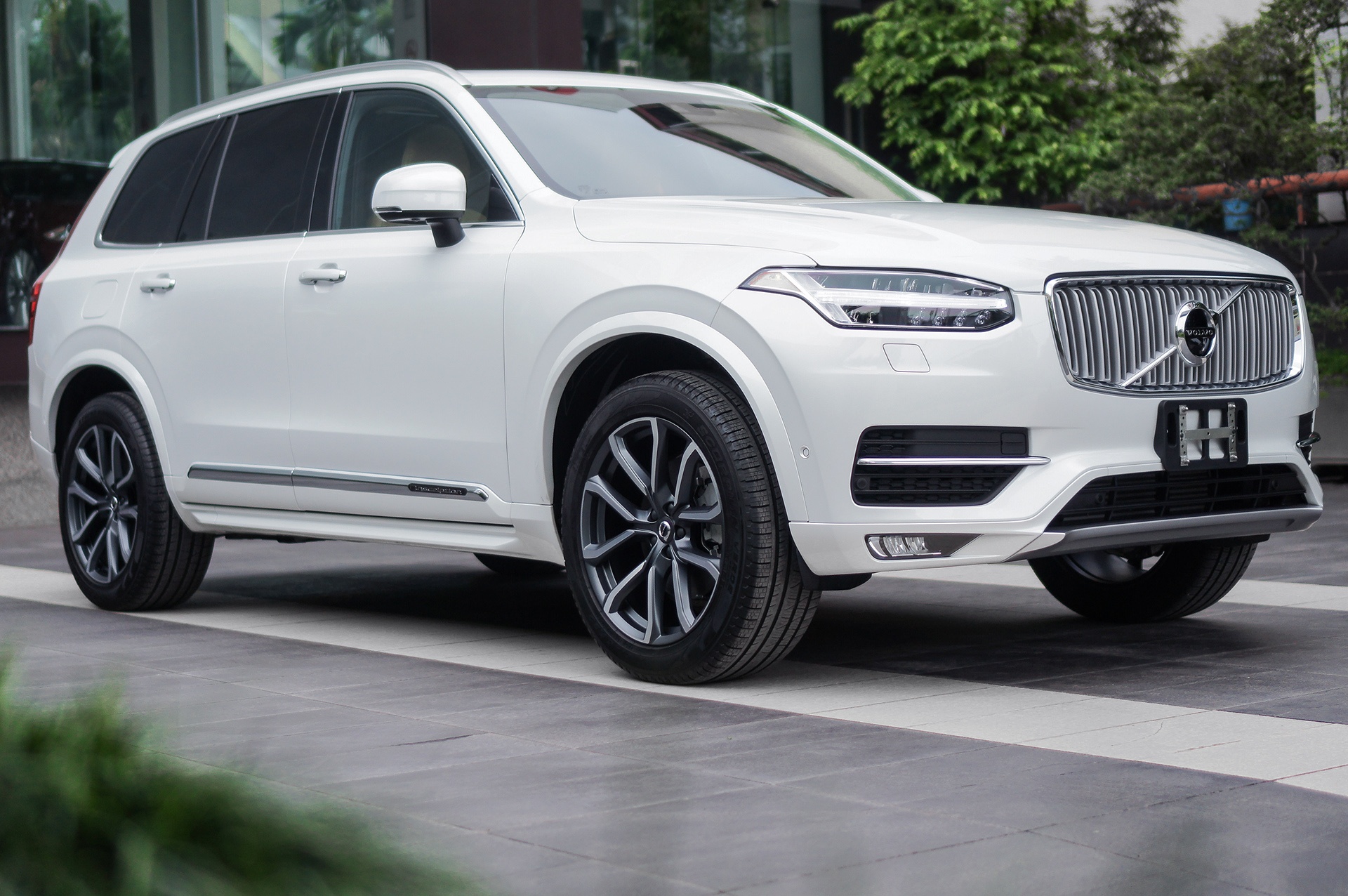 Chi tiet Volvo XC90 T6 Inscription - doi thu Audi Q7 tai VN hinh anh