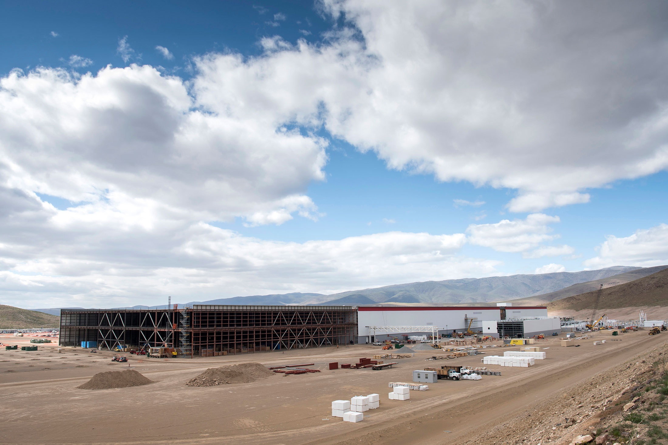 Nha may Gigafactory cua Tesla anh 5