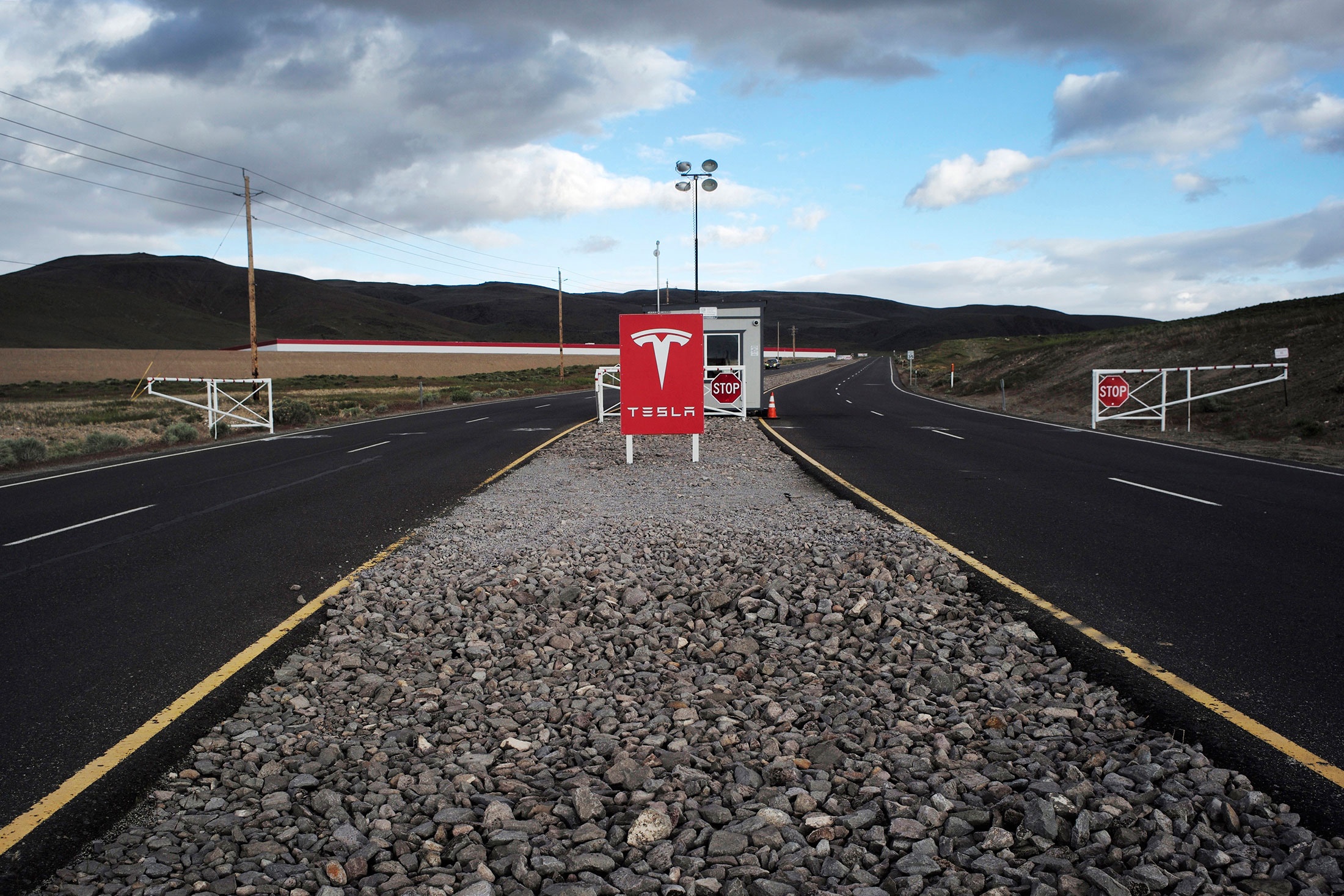 Nha may Gigafactory cua Tesla anh 8