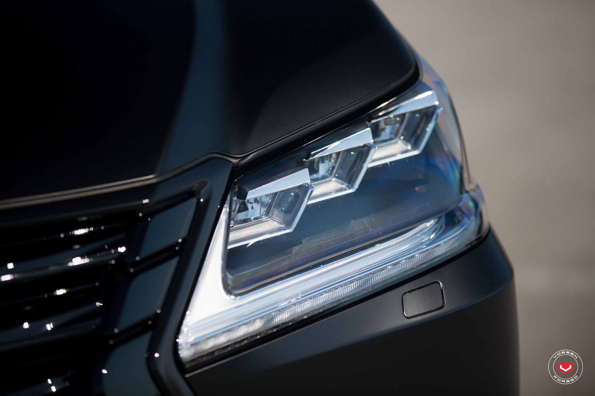 Lexus LX570 2016 do anh 5