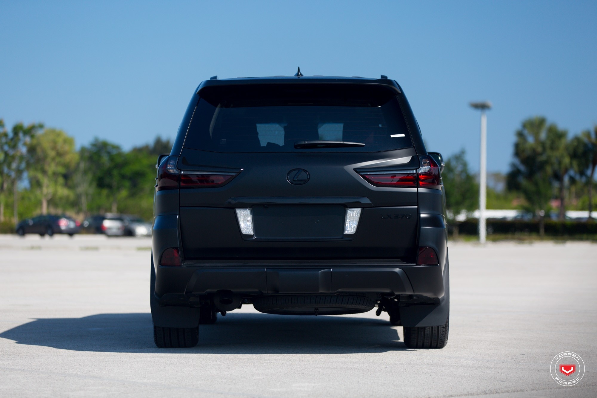 Lexus LX570 2016 do anh 8