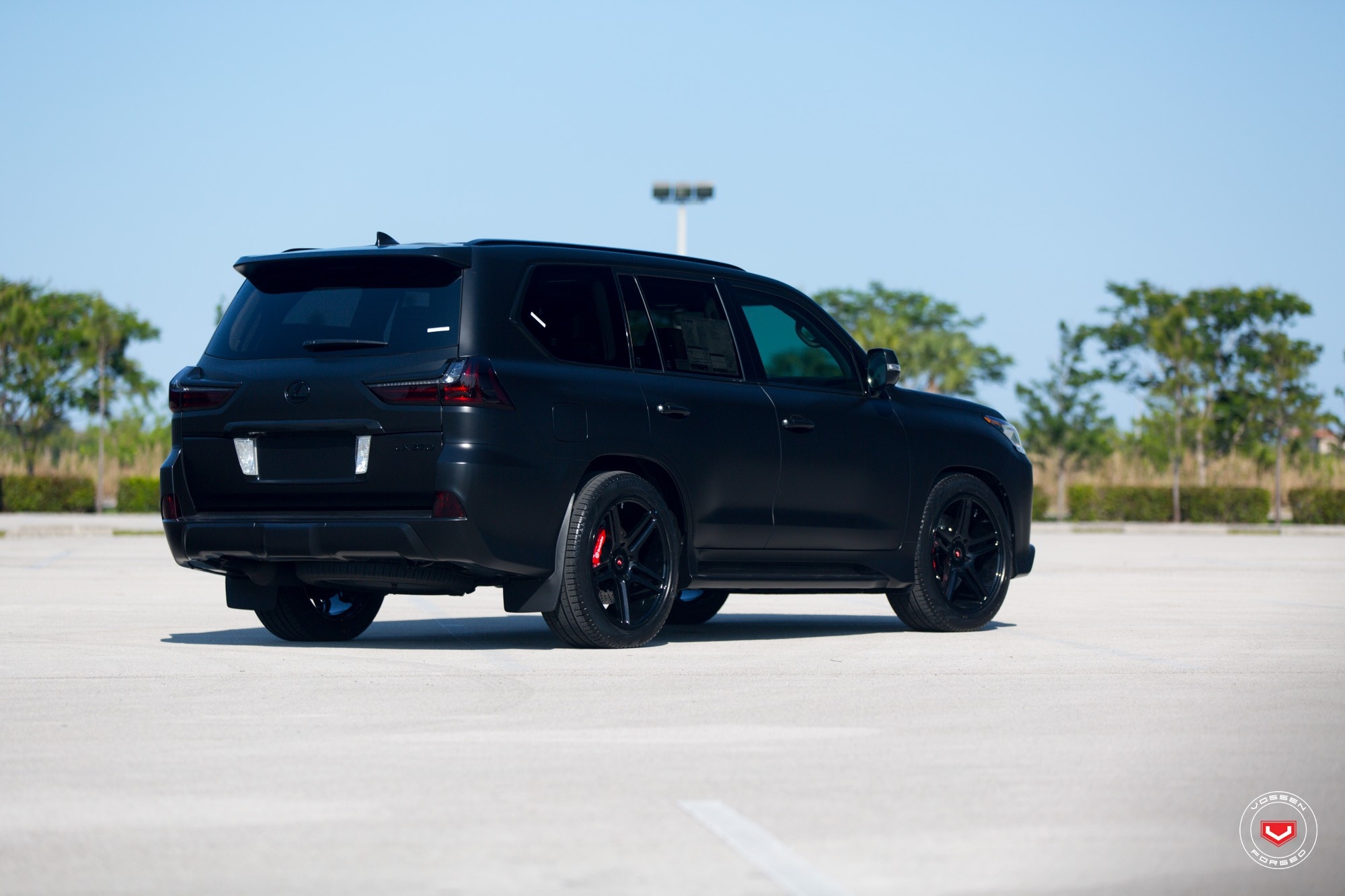 Lexus LX570 2016 do anh 9