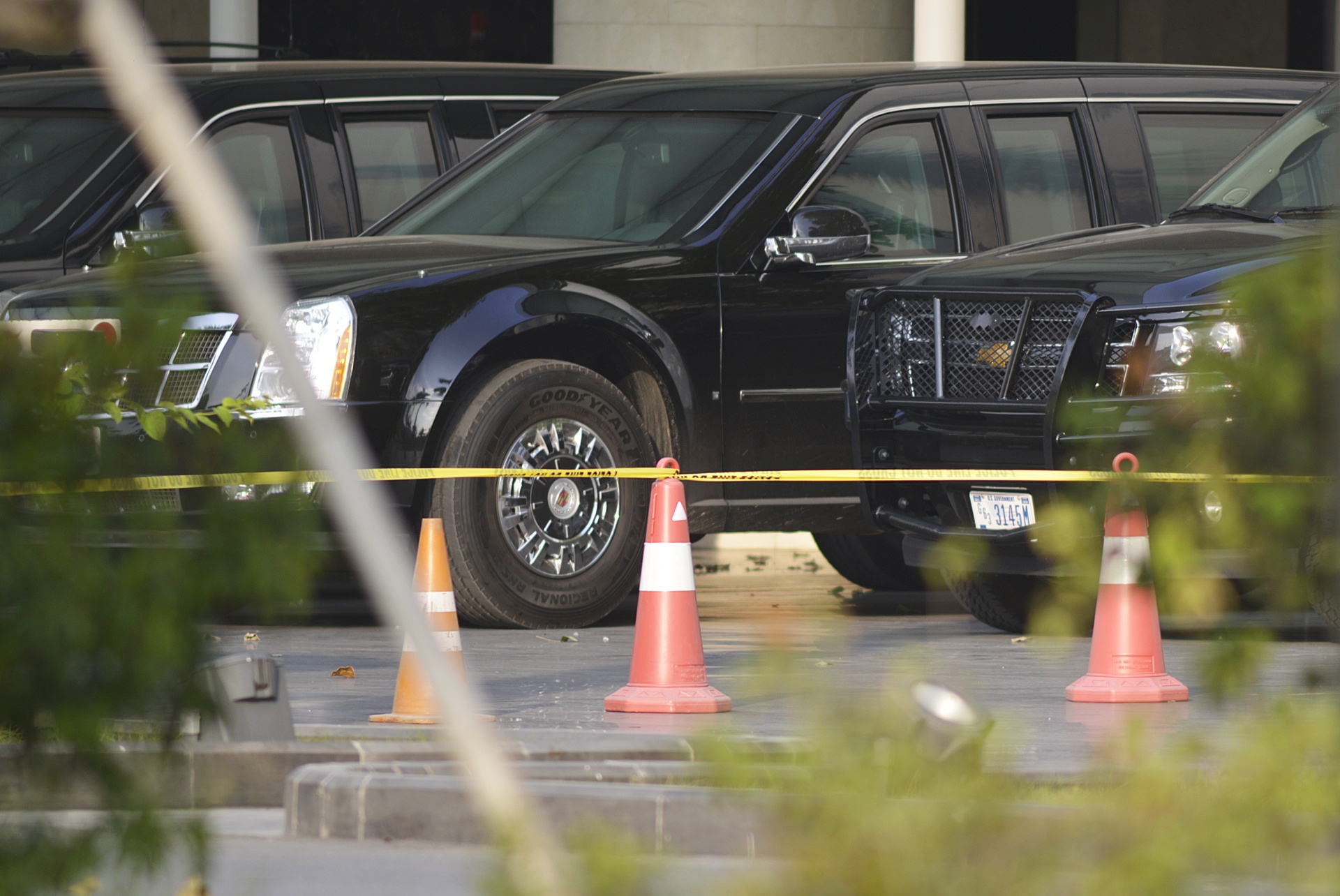 Cadillac One bao ve Tong thong Obama co mat tai Ha Noi hinh anh