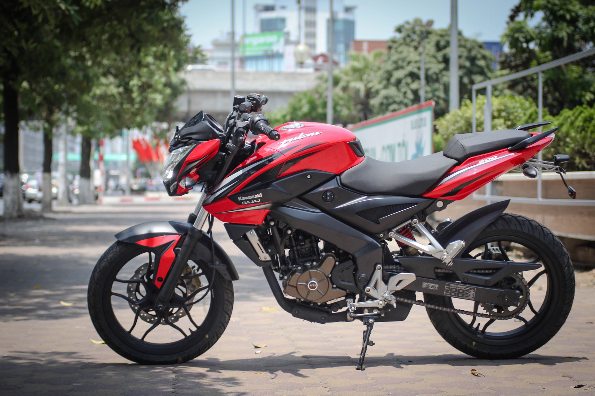 Kawasaki Bajaj 200NS tai Ha Noi anh 2