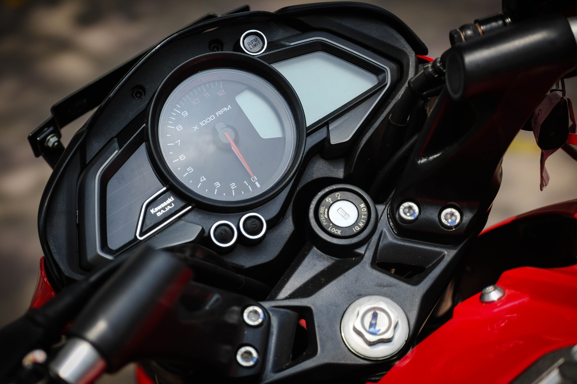 Kawasaki Bajaj 200NS tai Ha Noi anh 4