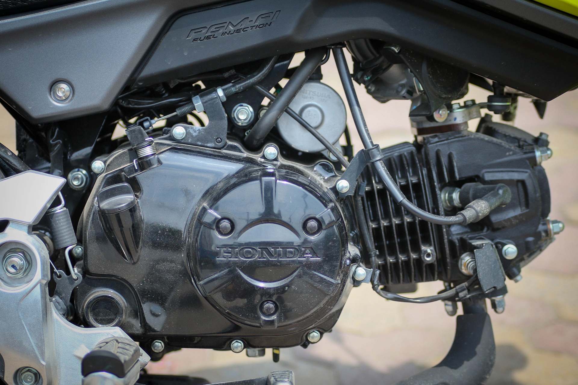 so sanh Honda MSX 2016 va Kawasaki Z125 anh 15