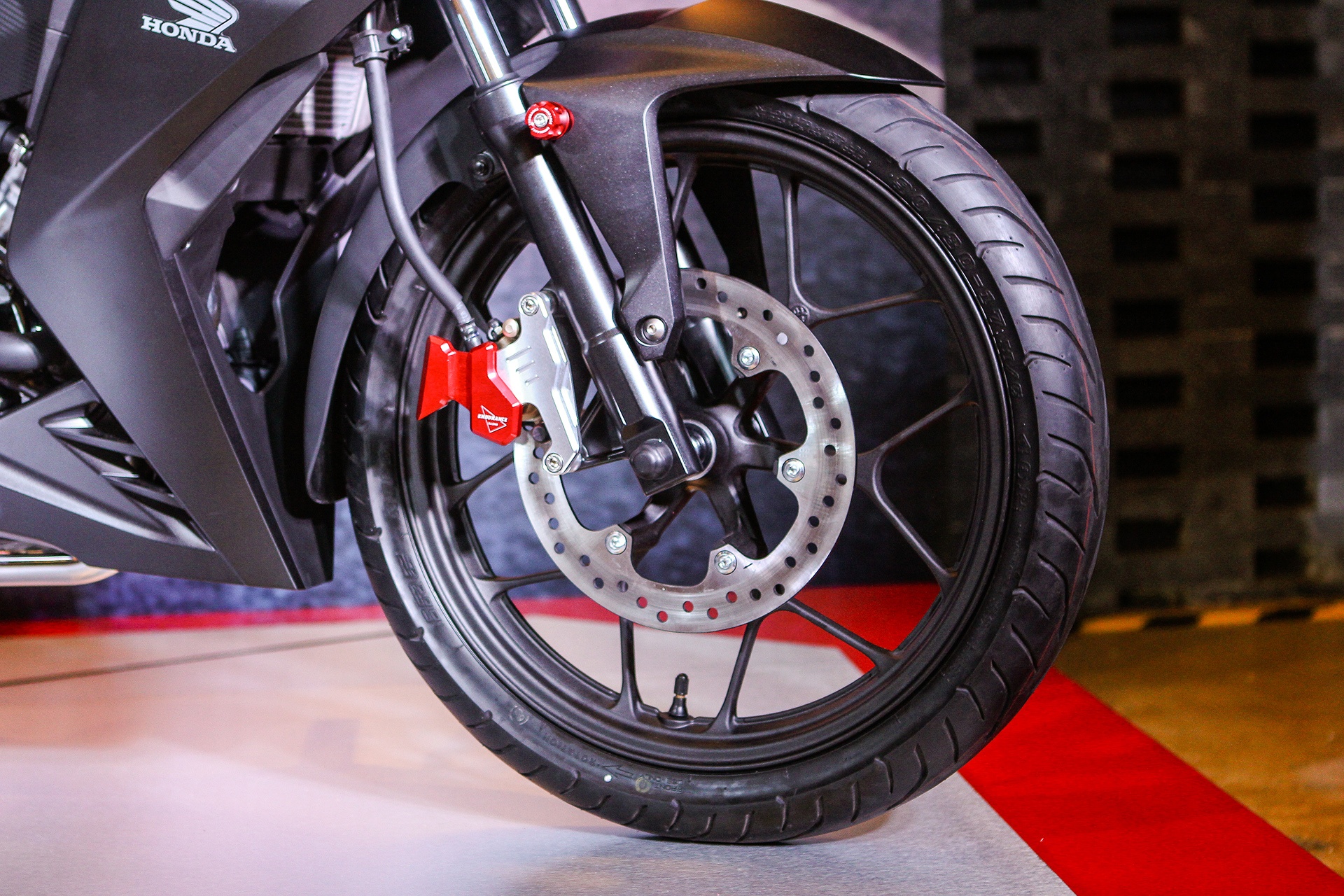 Honda Winner 150 độ cính hãng ảnh 4 Honda Winner 150 do cinh hang anh 4