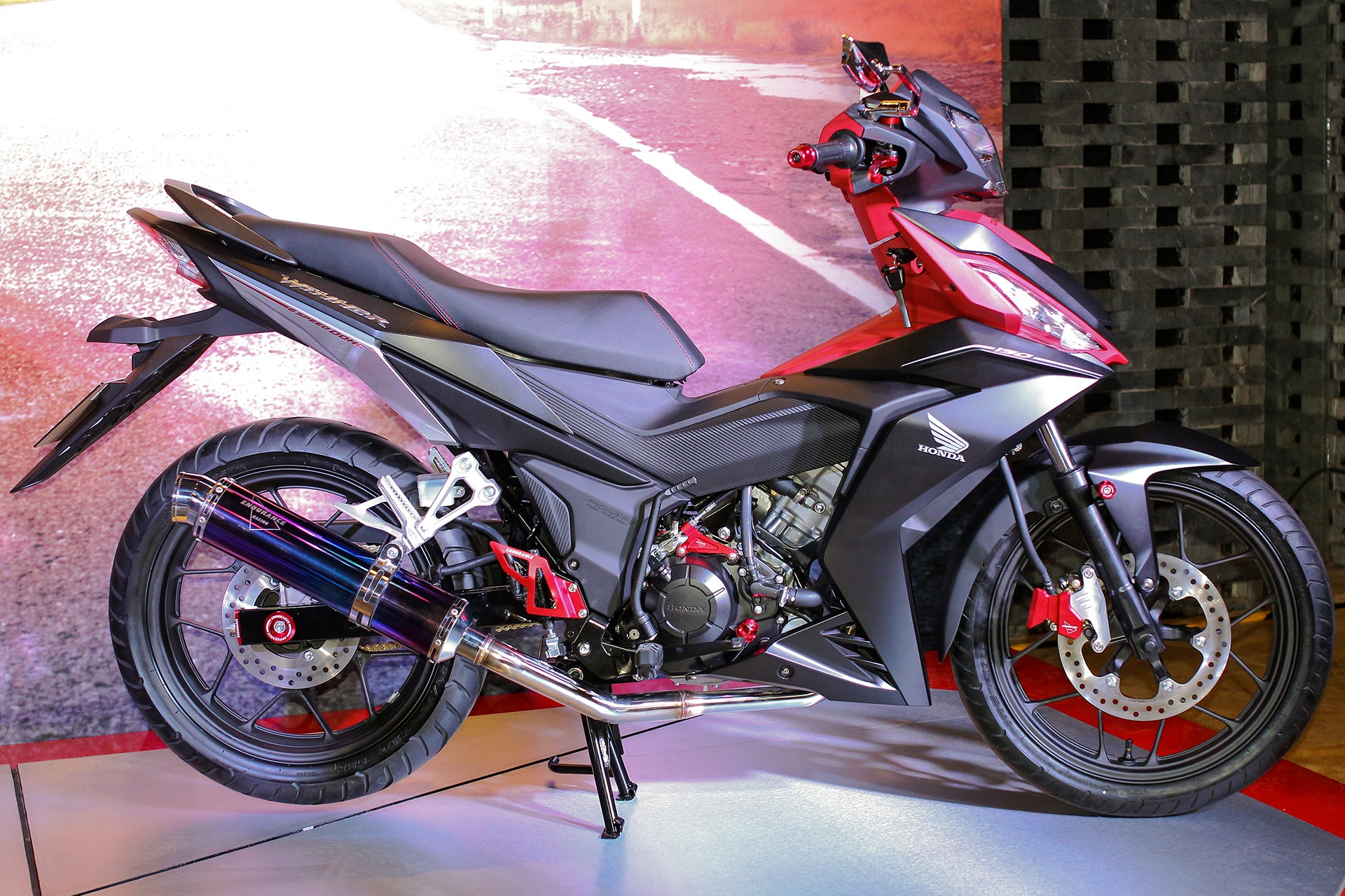 Honda Winner 150 do chinh hang dau tien tai Viet Nam hinh anh