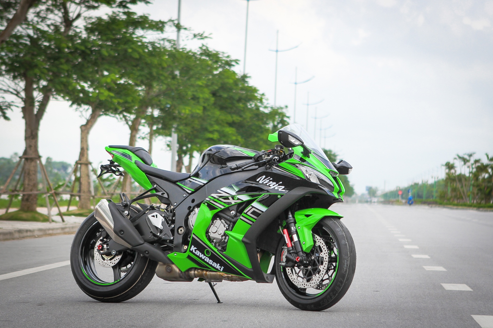 Kawasaki ZX-10R 2016 dau tien tai Ha Noi gia hon 500 trieu hinh anh
