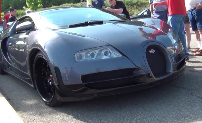 Xe nhai Bugatti Veyron xuat hien tai su kien sieu xe hinh anh