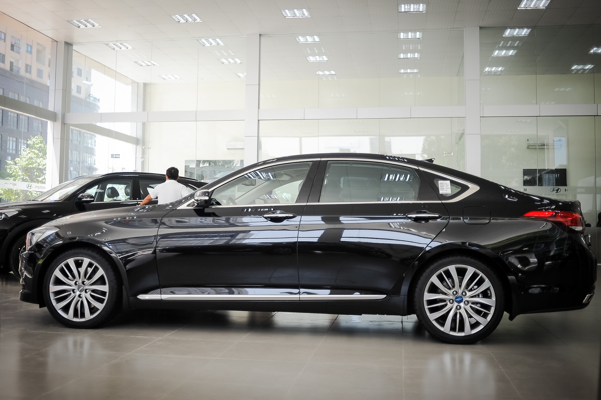 Hyundai Genesis sedan 2016 tai Ha Noi anh 3