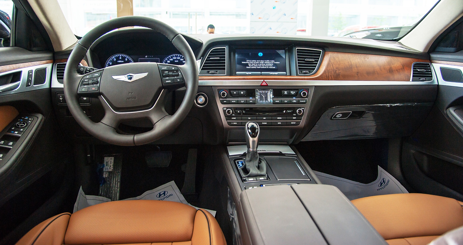 Hyundai Genesis sedan 2016 tai Ha Noi anh 7