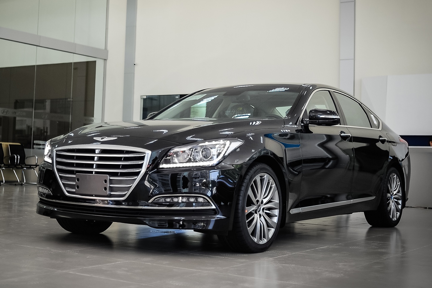 Hyundai Genesis sedan gia hon 2 ty tai Ha Noi hinh anh