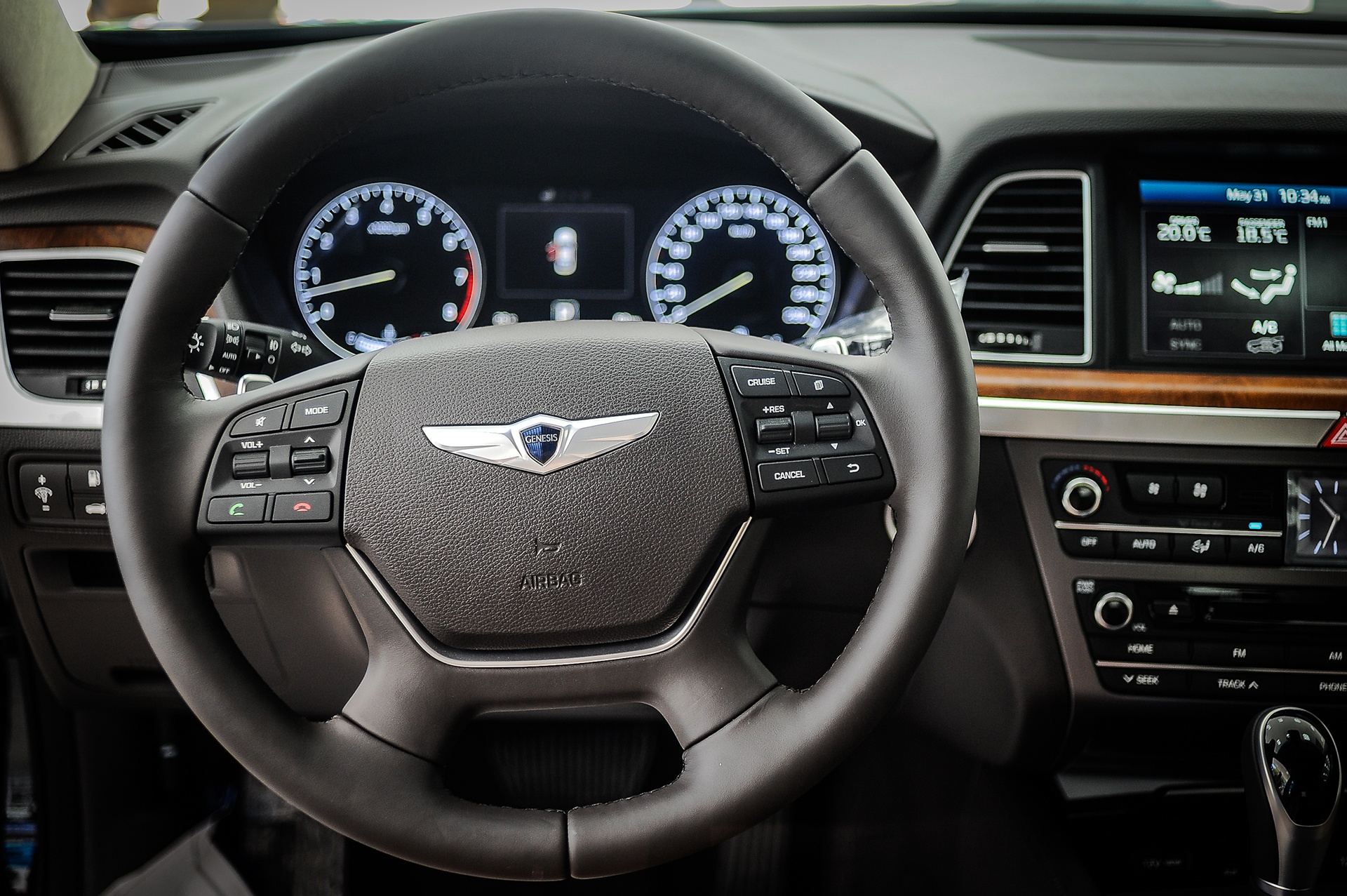 Hyundai Genesis sedan 2016 tai Ha Noi anh 8