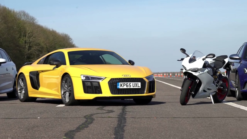 Audi R8 V10 Plus do suc sieu moto moi nhat cua Ducati hinh anh