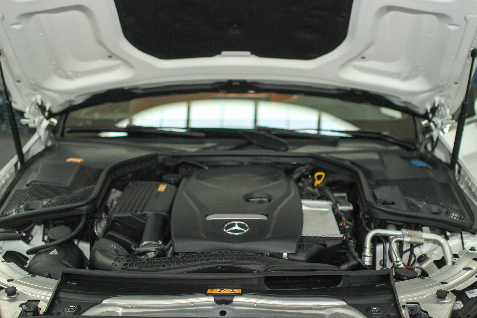 Mercedes-Benz C300 Coupe tai Viet Nam anh 12