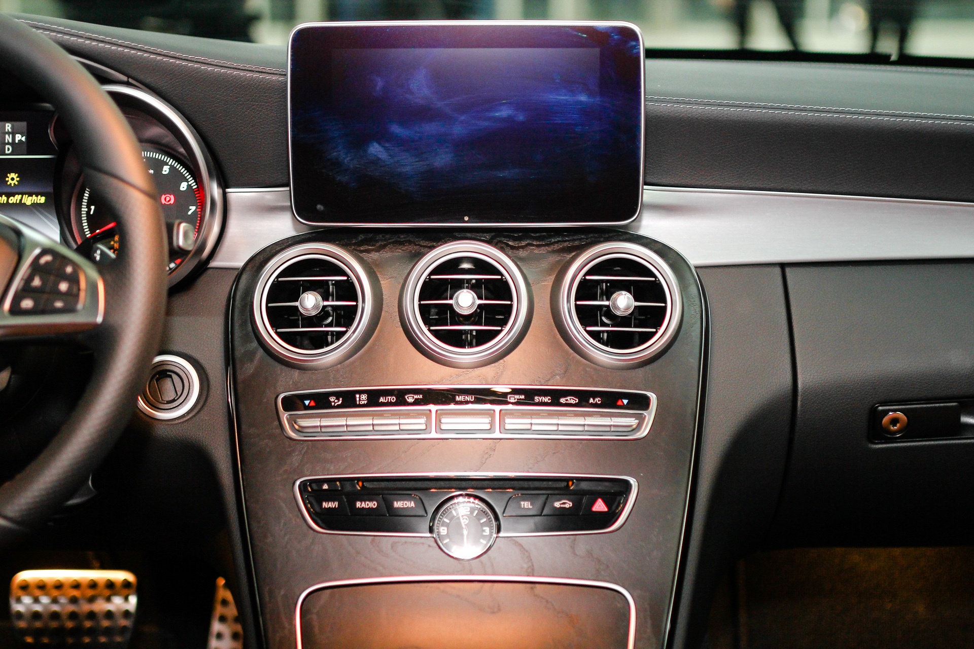 Mercedes-Benz C300 Coupe tai Viet Nam anh 7