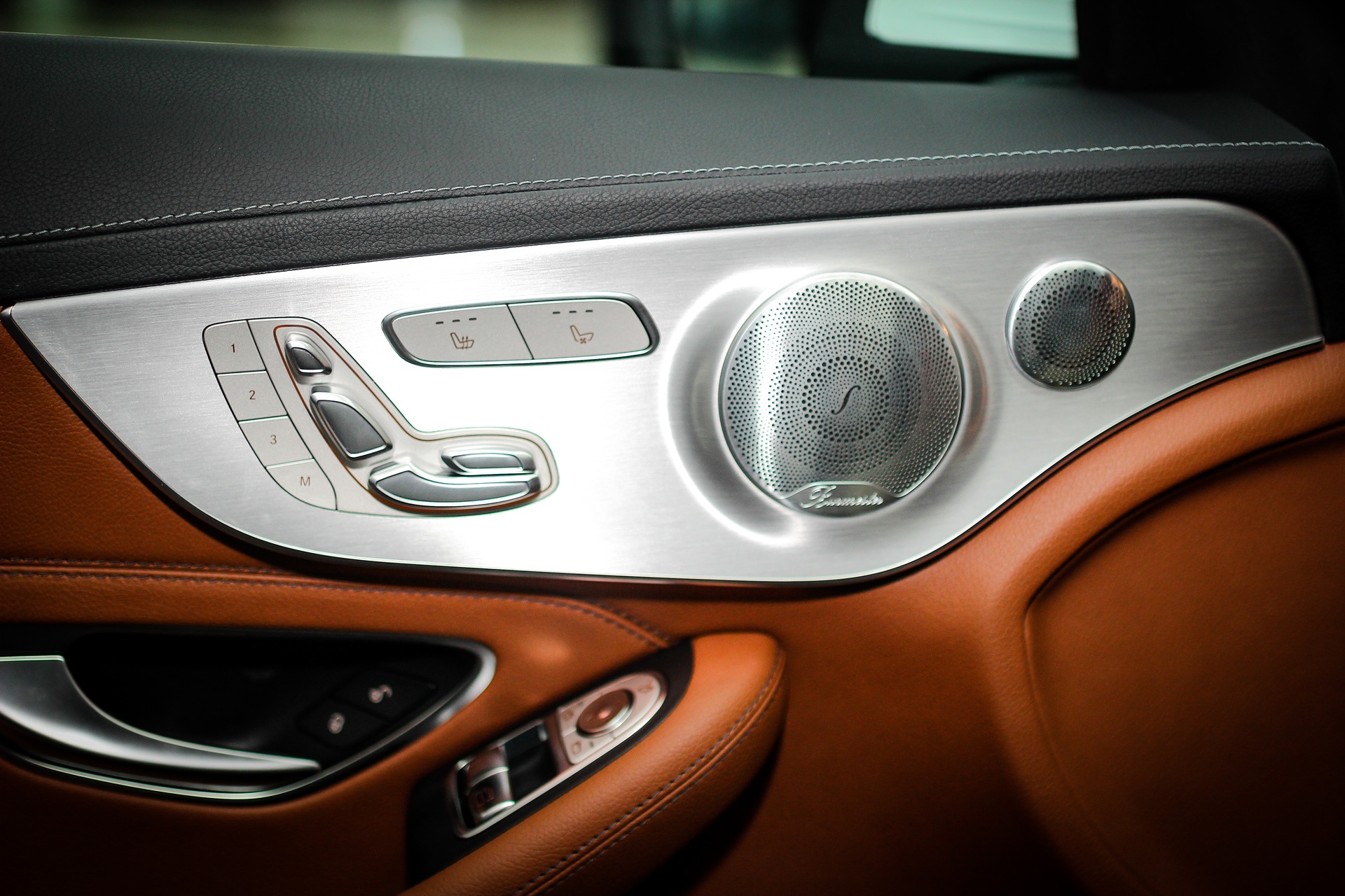 Mercedes-Benz C300 Coupe tai Viet Nam anh 9