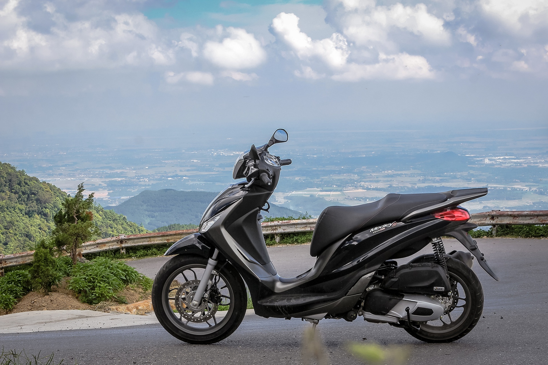 Piaggio Medley S 150 tai Viet Nam anh 1