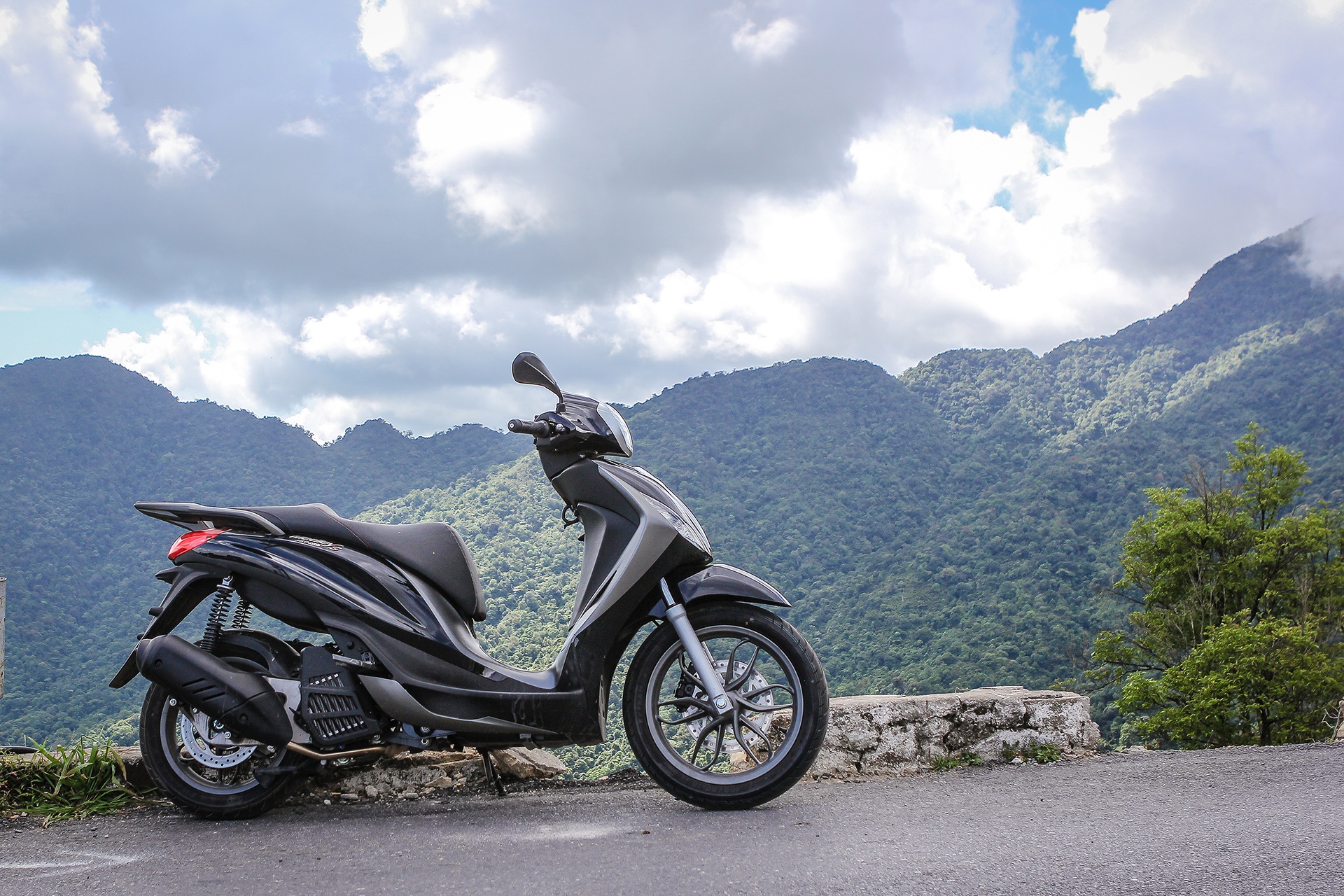 Piaggio Medley S 150 tai Viet Nam anh 2