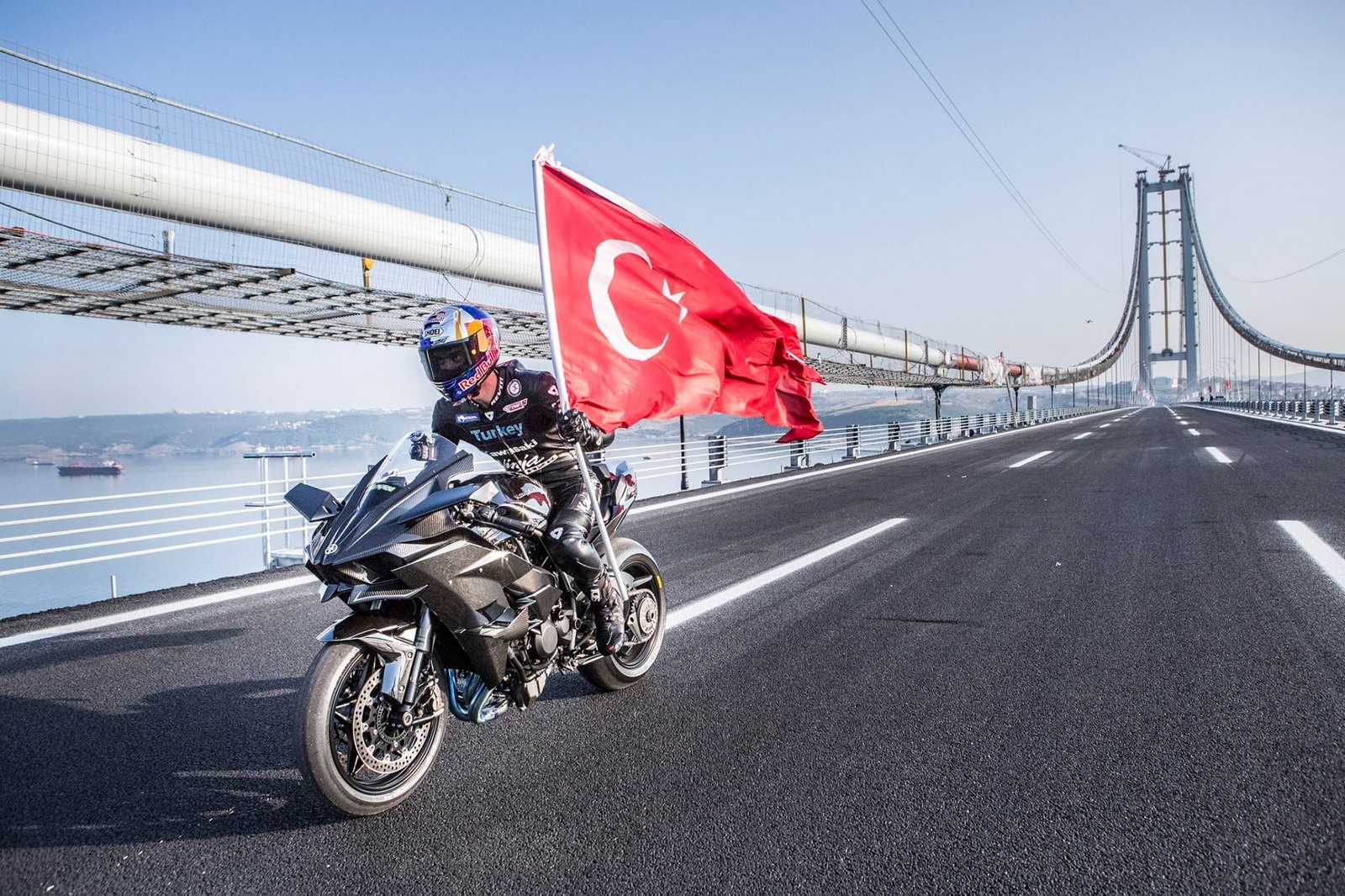 Kawasaki Ninja H2R tang toc len 400 km/h hinh anh