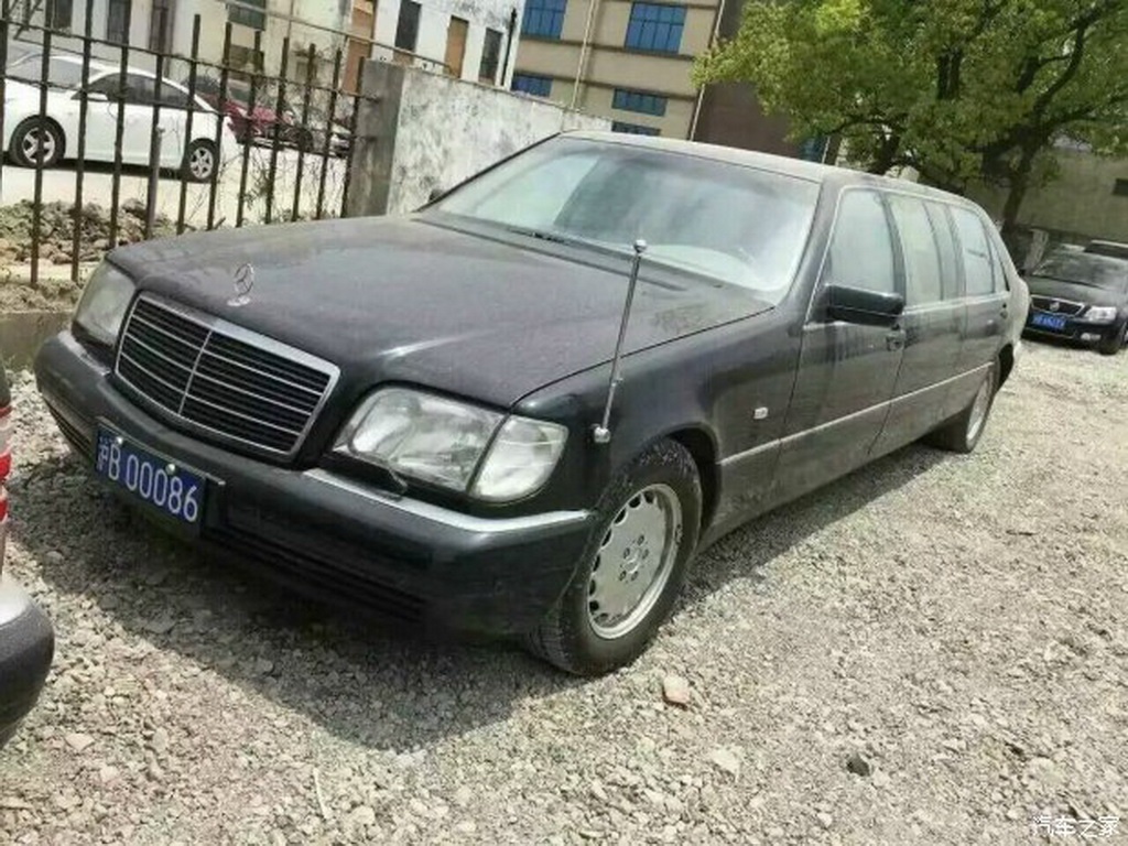 Thanh ly xe sang gia re anh 4