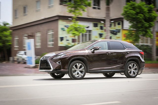 Lexus RX350 2016 thay doi tich cuc tu ngoai vao trong hinh anh