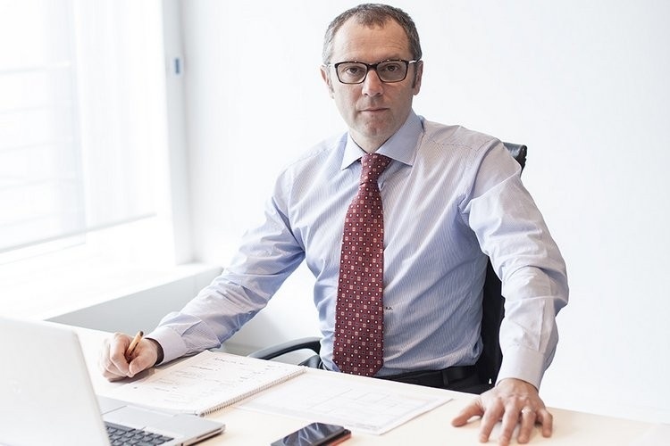 Lamborghini su dung rong rai soi carbon anh 1