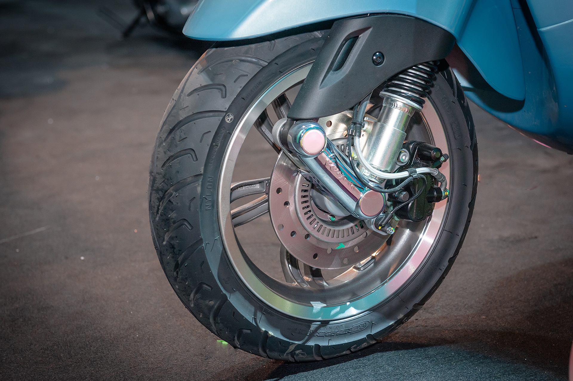 Vespa ban dac biet tai Viet Nam anh 8