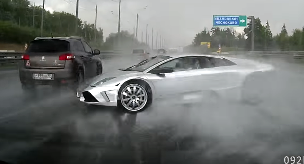 Lamborghini Murcielago tai nan tren duong mua tai Nga hinh anh