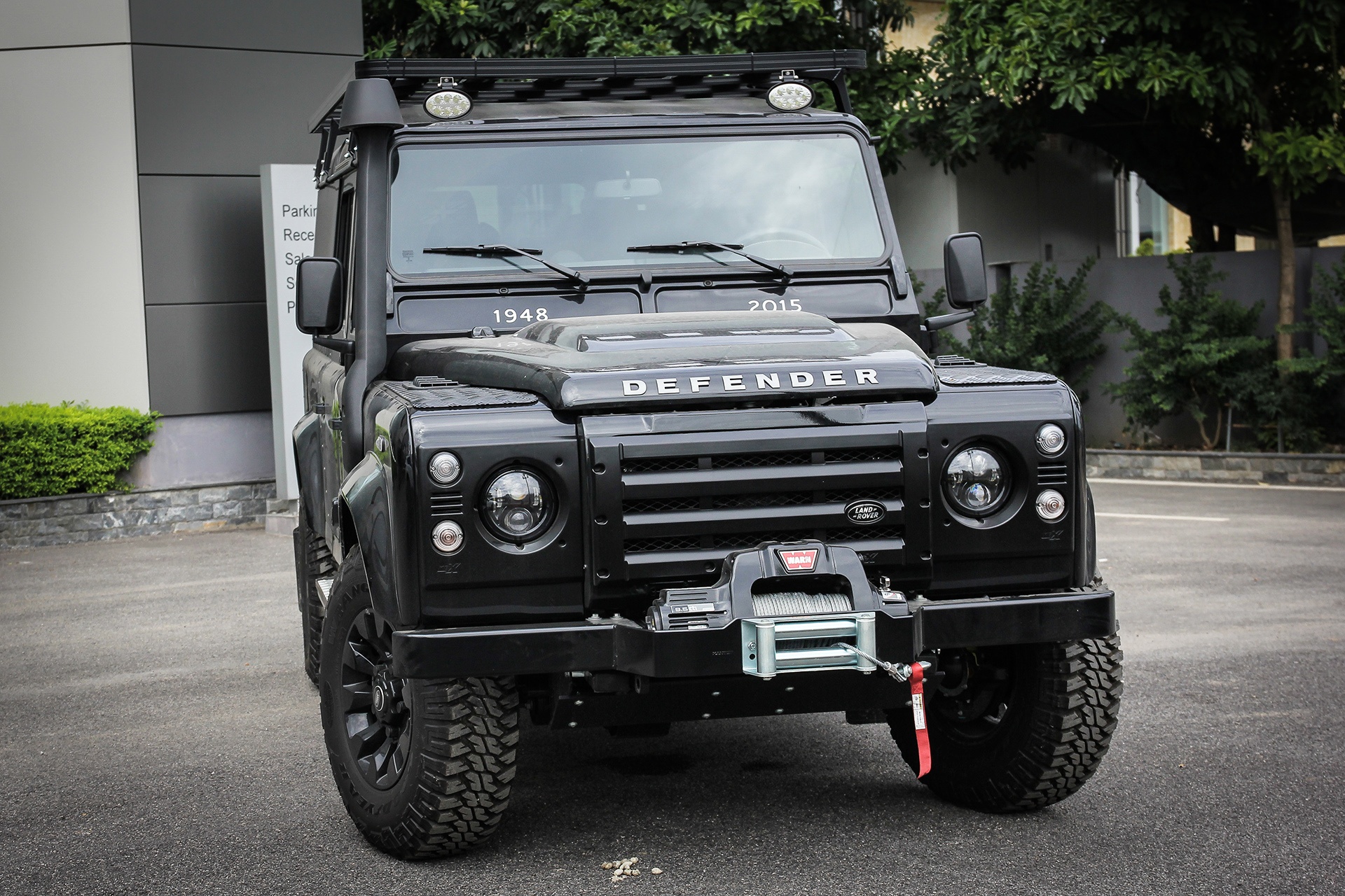 Land Rover Defender gia hon 2 ty tai Viet Nam anh 2