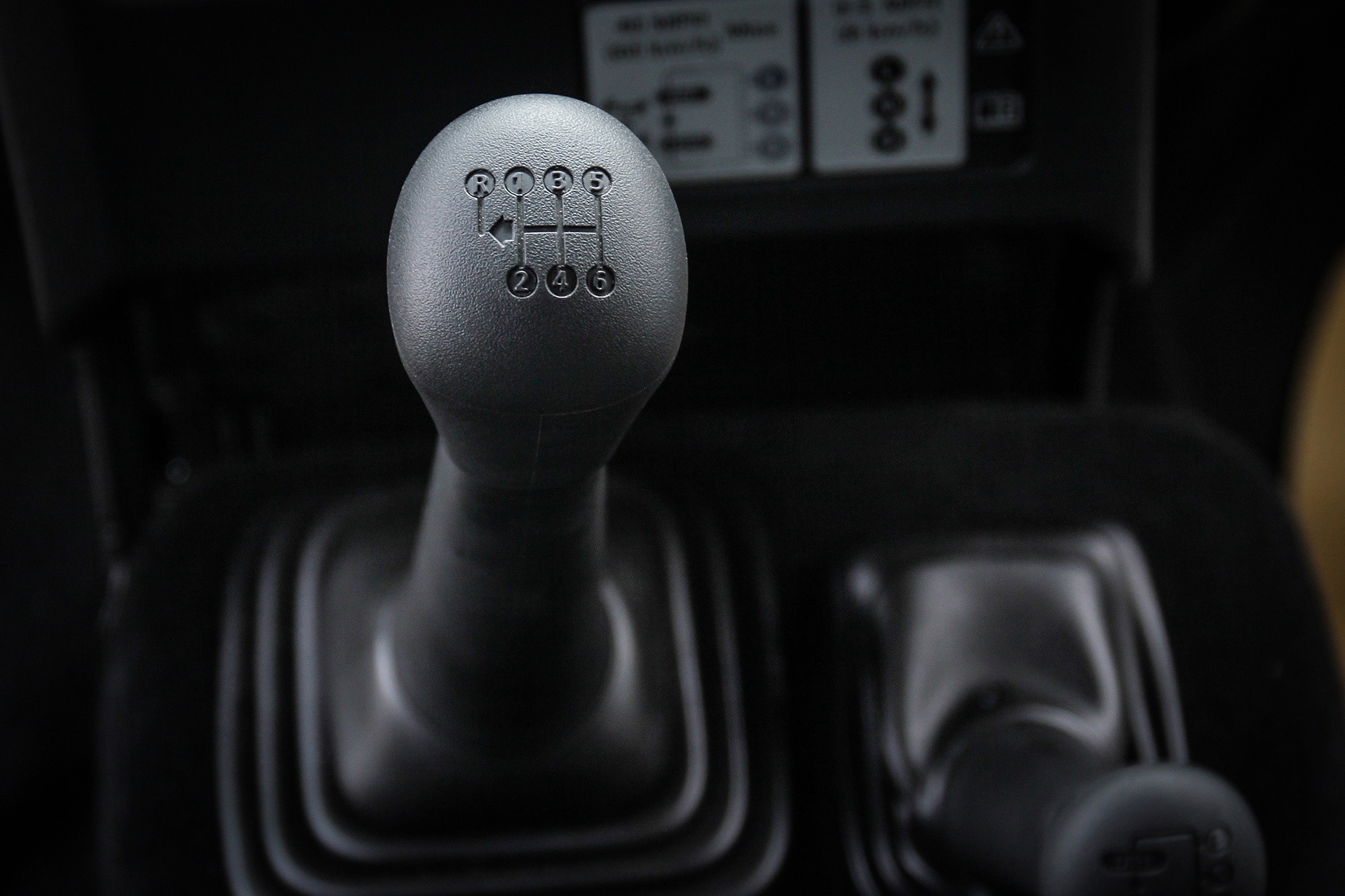 Land Rover Defender gia hon 2 ty tai Viet Nam anh 10