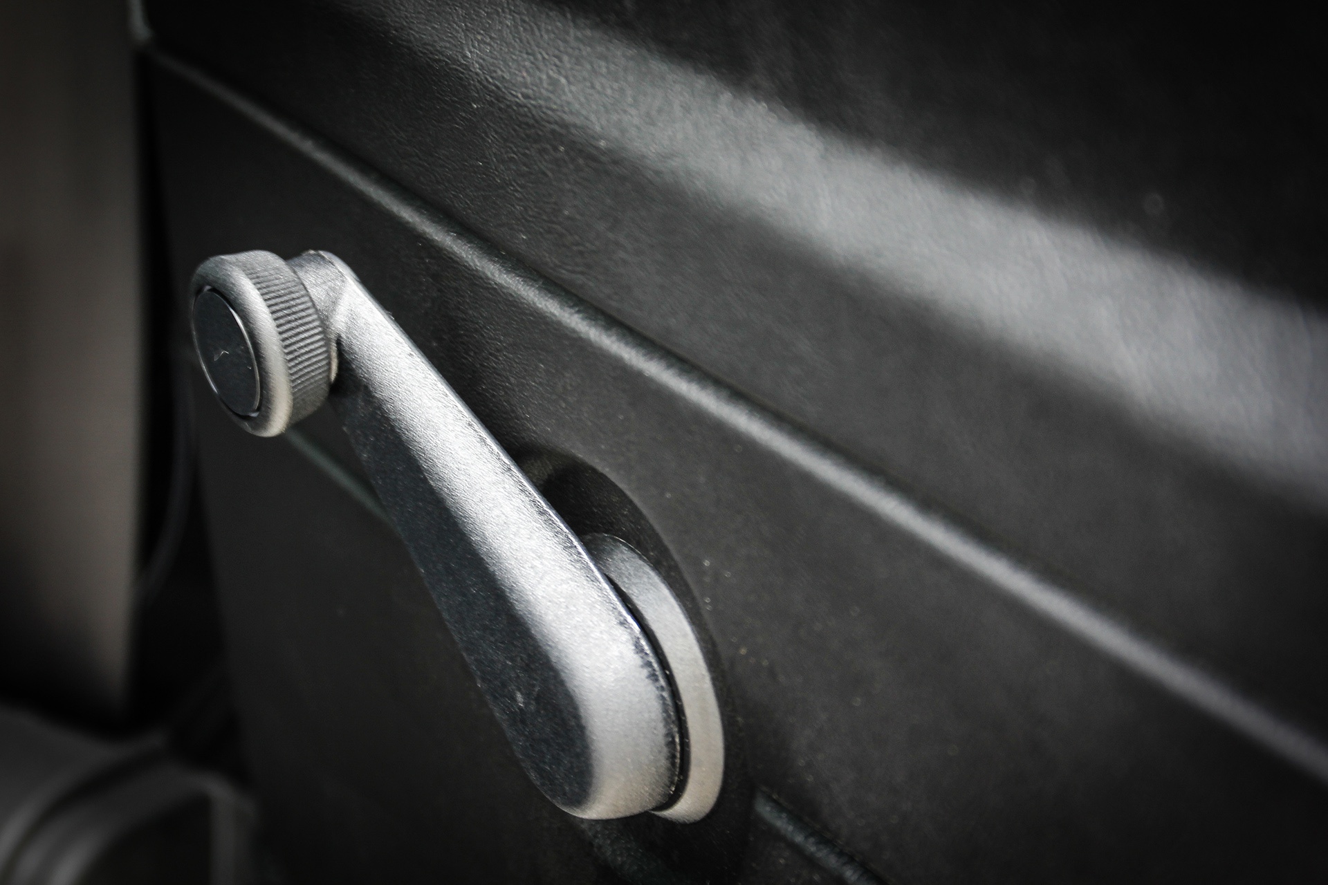 Land Rover Defender gia hon 2 ty tai Viet Nam anh 9